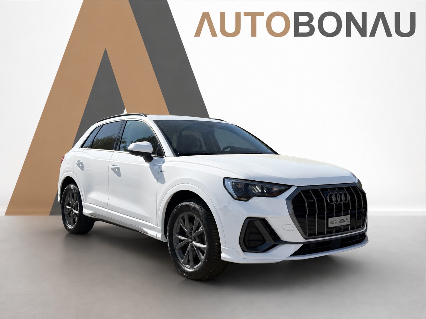 AUDI Q3 2.0 40 TFSI S line quattro S-Tronic Sky black-image-5