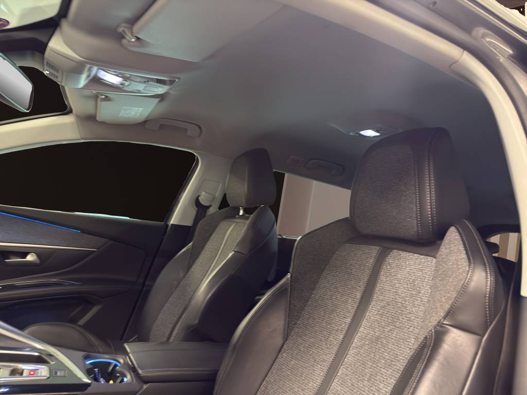 PEUGEOT 5008 1.2 Pure Tech Allure EAT-image-14