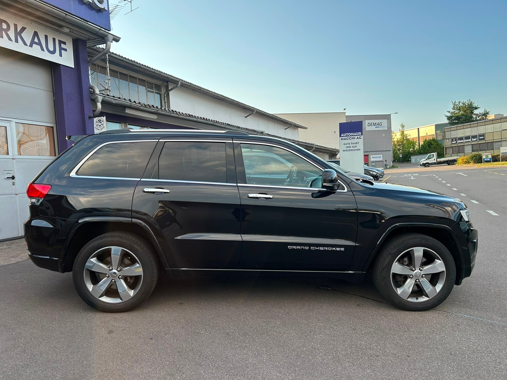 JEEP Grand Cherokee 3.0 CRD Overland Automatic-image-6