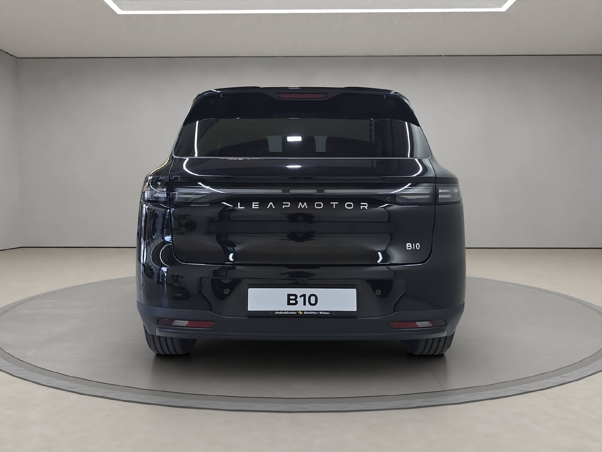 LEAPMOTOR B10 1.5 Hybrid EV-image-3