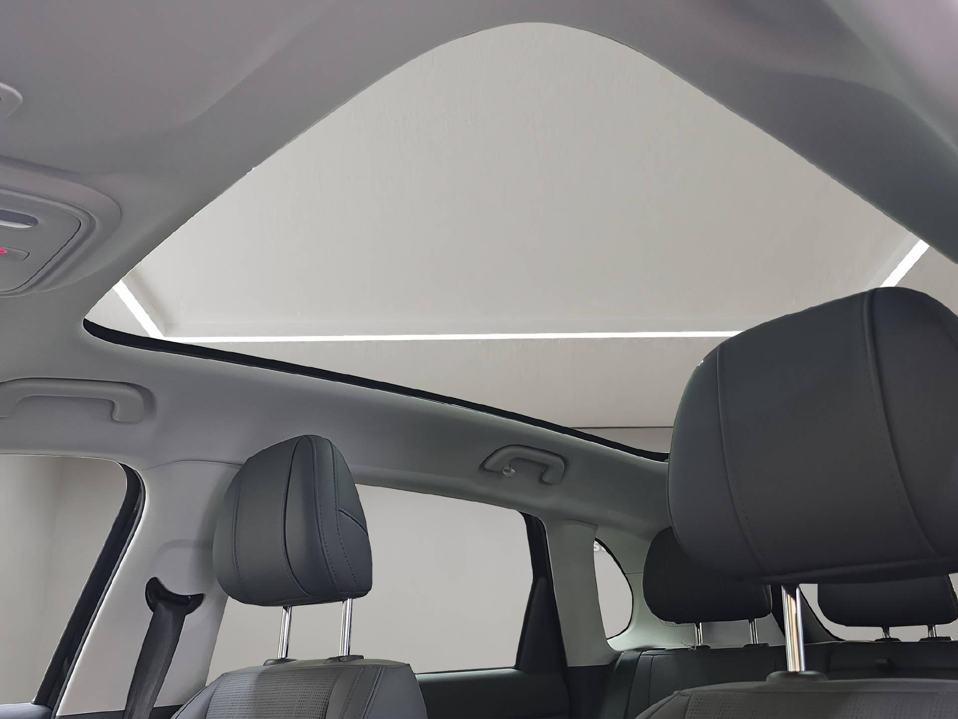 LEAPMOTOR B10 1.5 Hybrid EV-image-13
