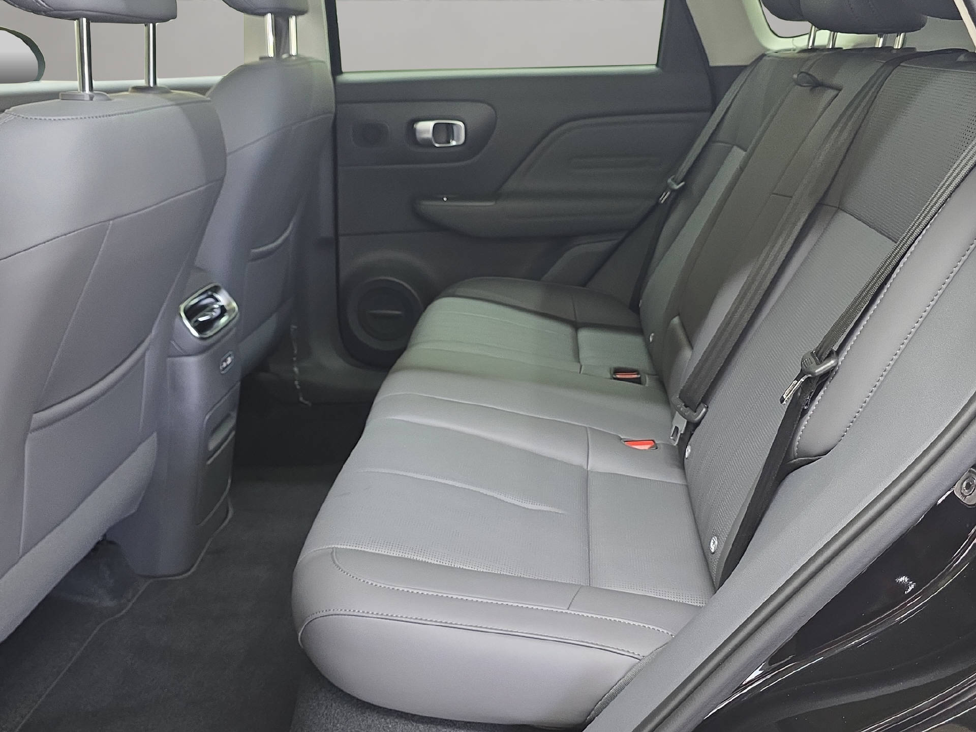 LEAPMOTOR B10 1.5 Hybrid EV-image-9
