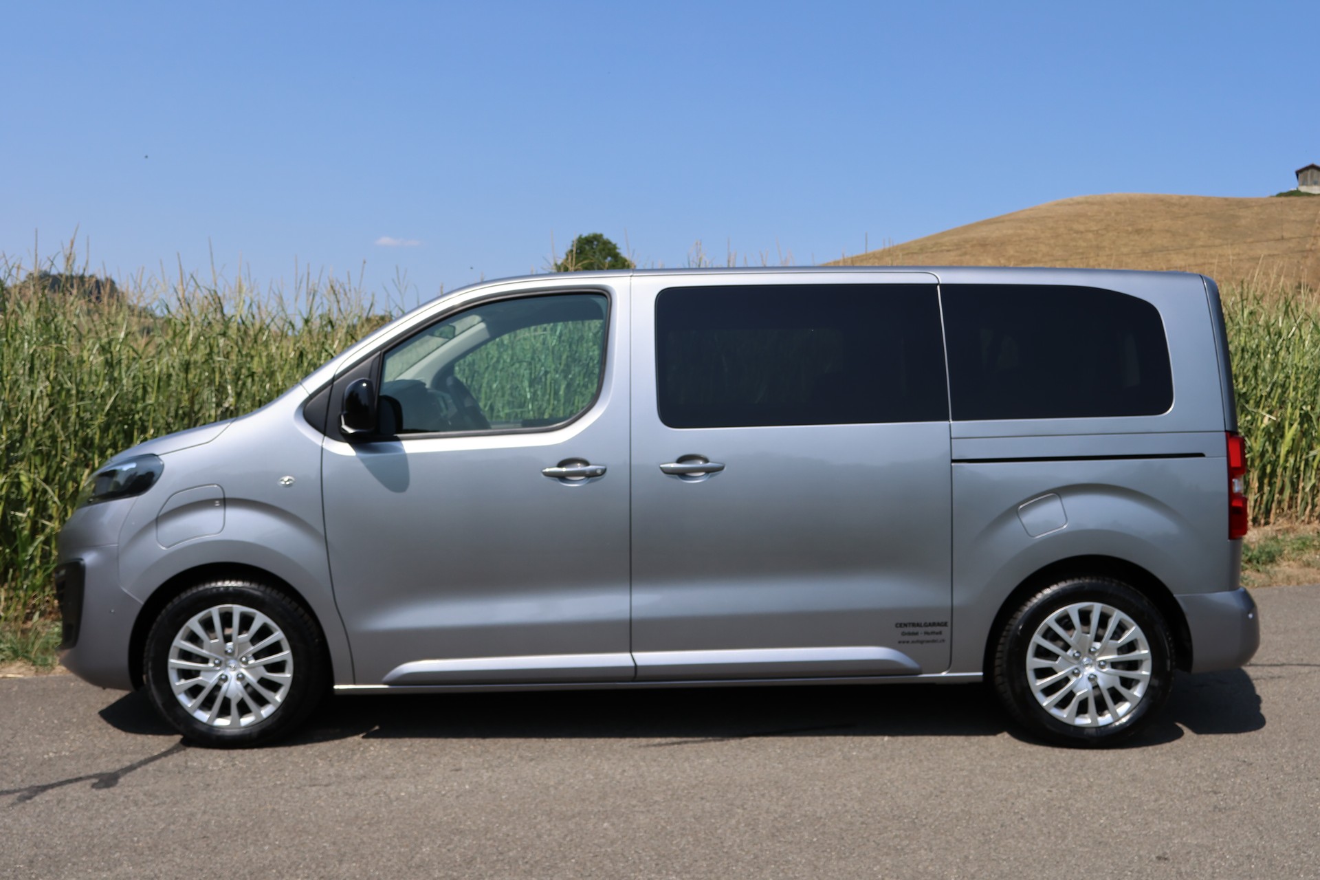 OPEL Zafira-e Life 50kWh Business Edition M-showroom-element-1