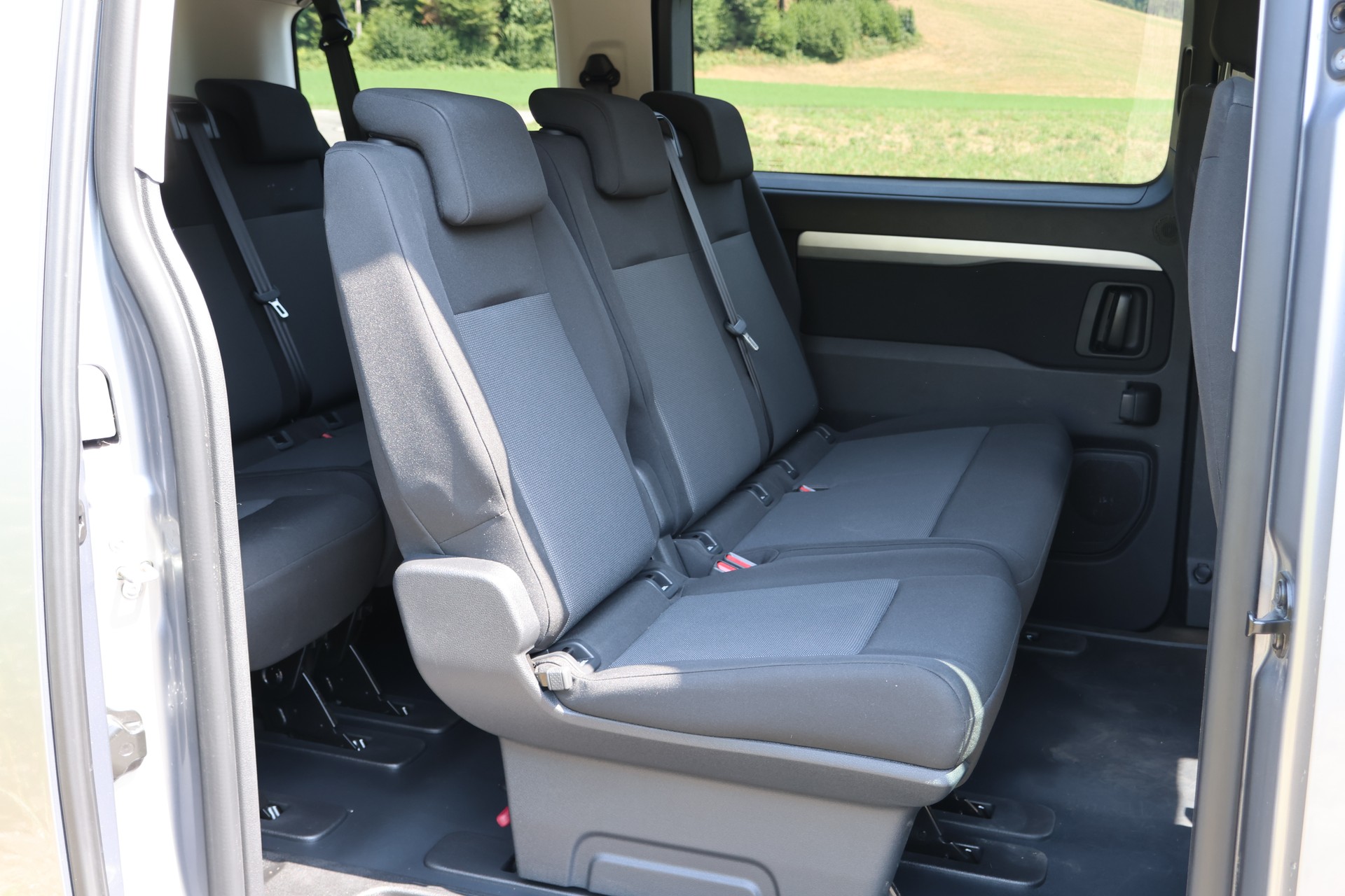 OPEL Zafira-e Life 50kWh Business Edition M-image-12