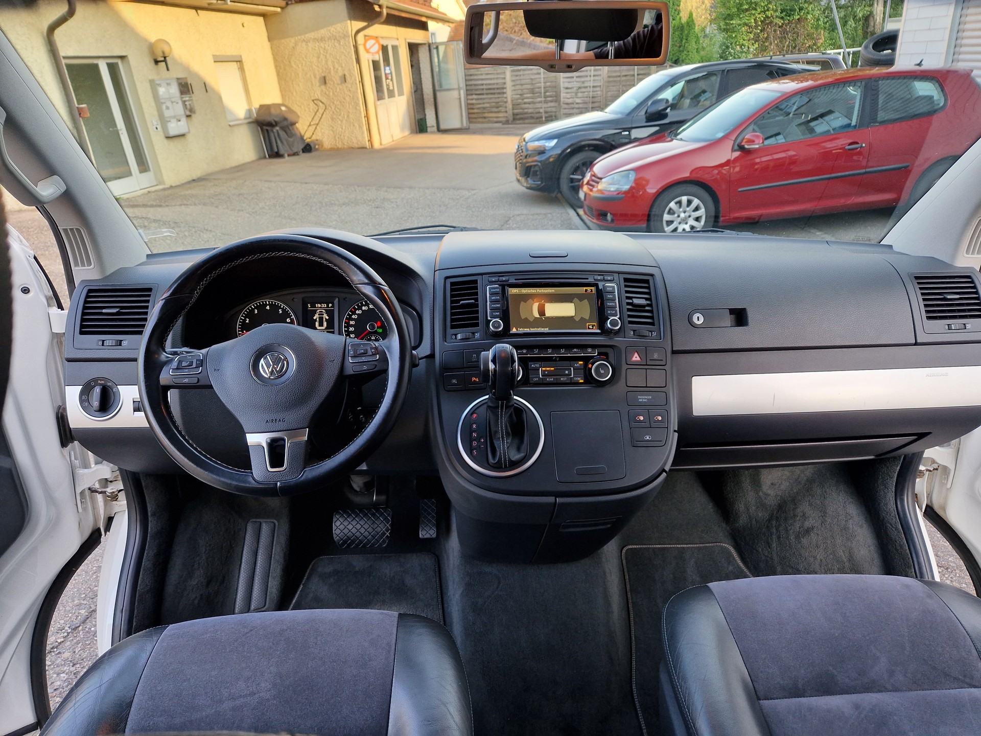 VW T5 Multivan 2.0 TSI CL Ed. 25 4Motion DSG-image-8