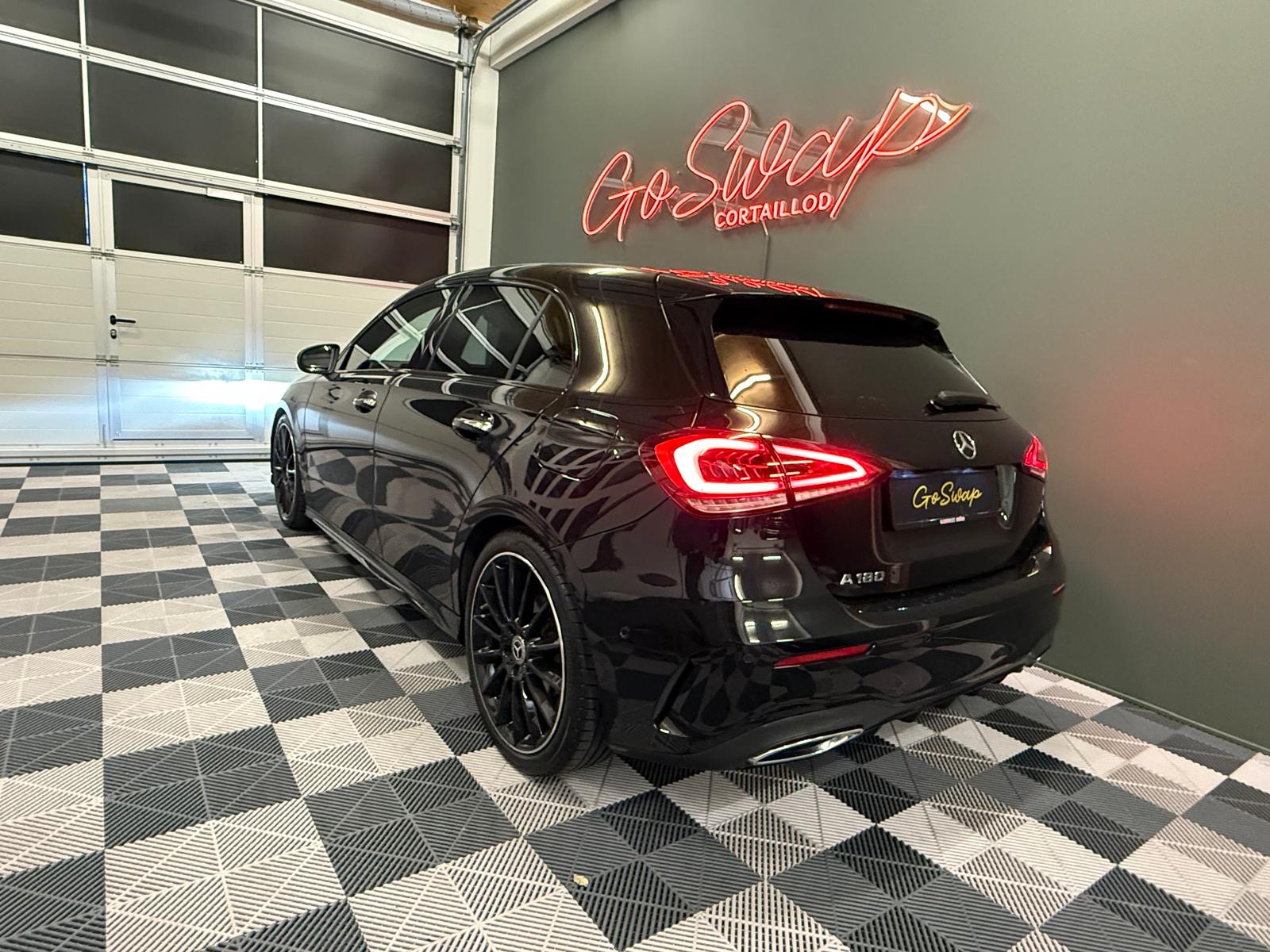 MERCEDES-BENZ A 180 Night Star AMG Line 7G-DCT-showroom-element-3