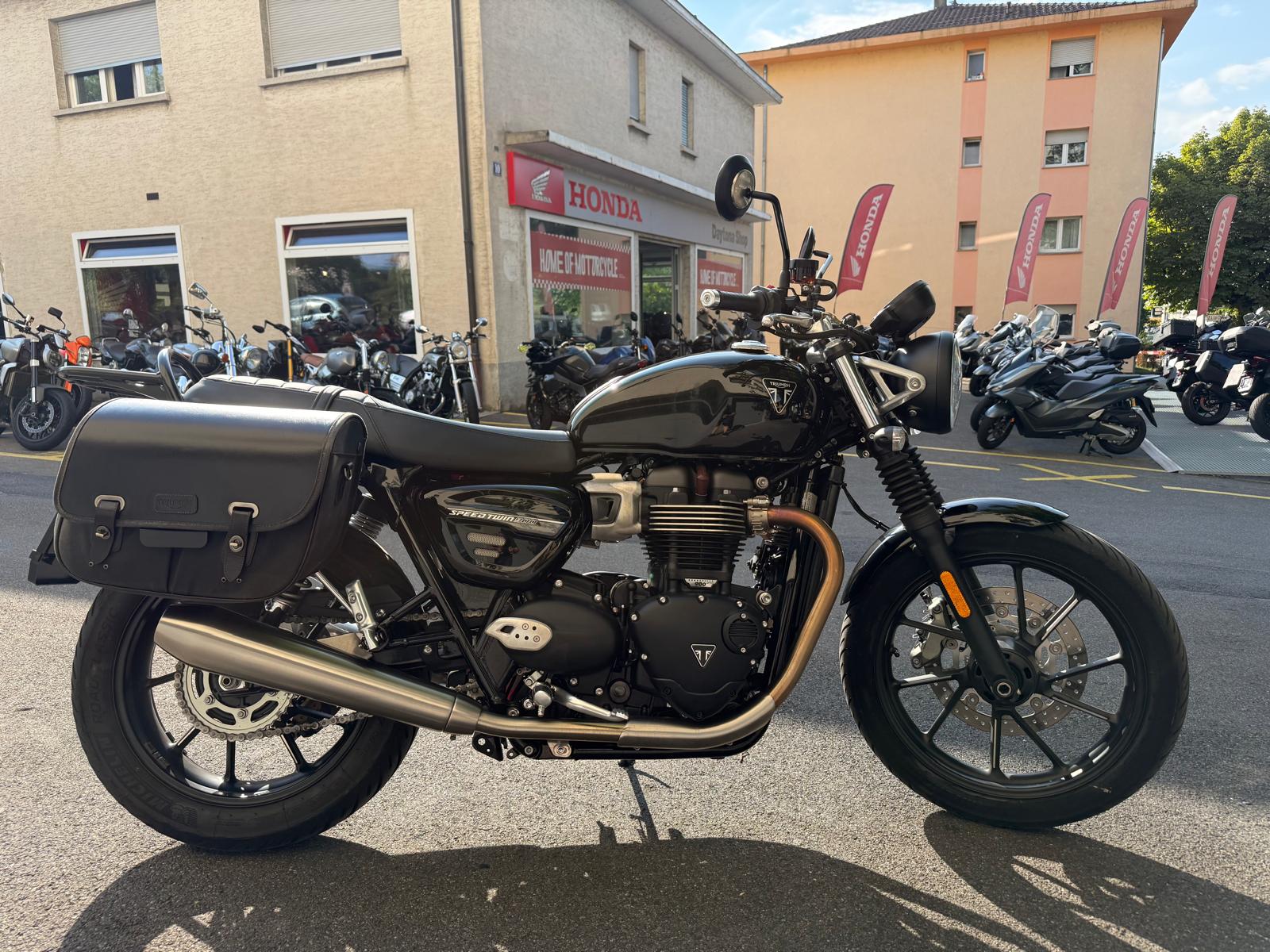 TRIUMPH Speed Twin 900-showroom-element-3
