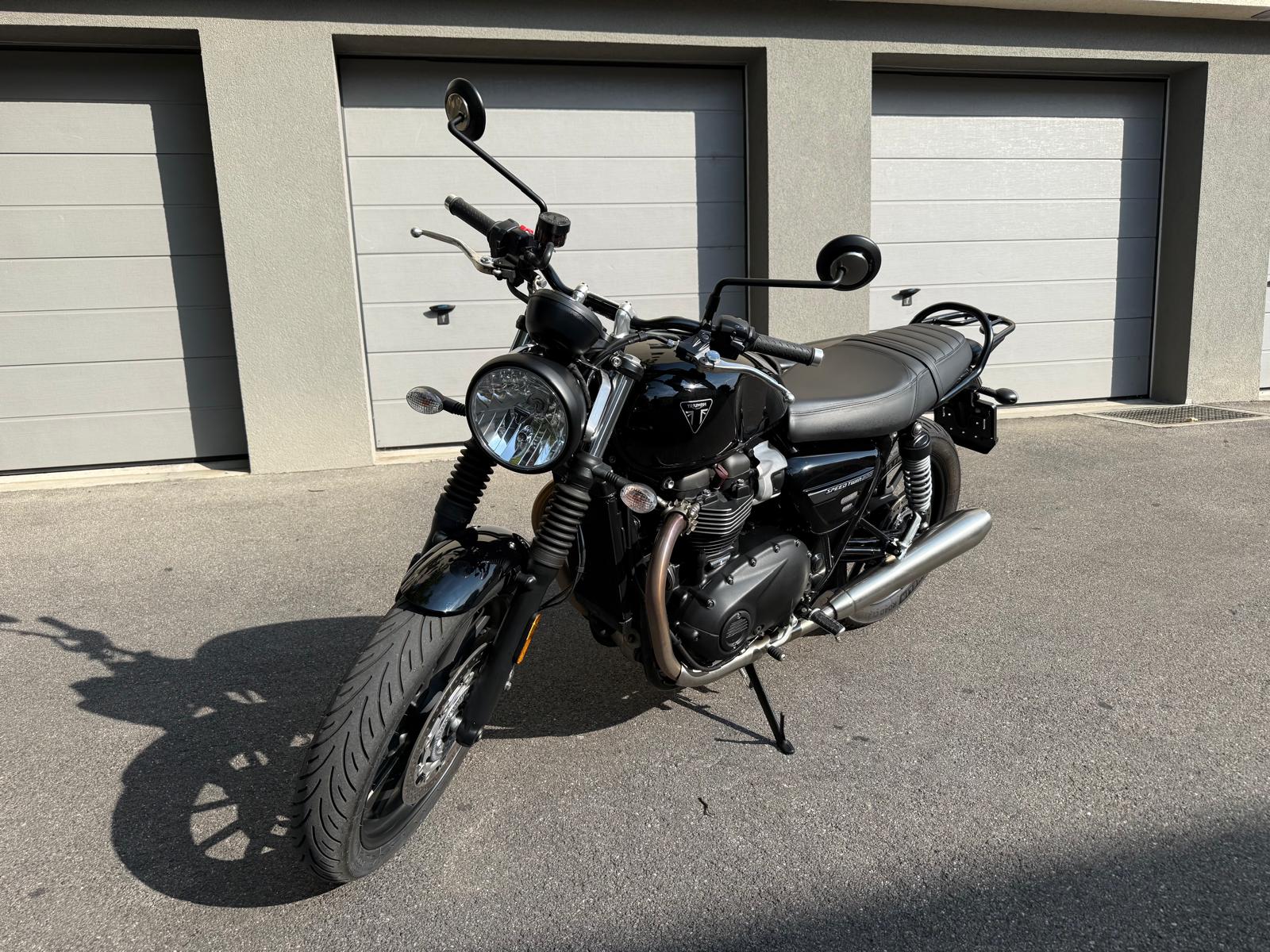 TRIUMPH Speed Twin 900