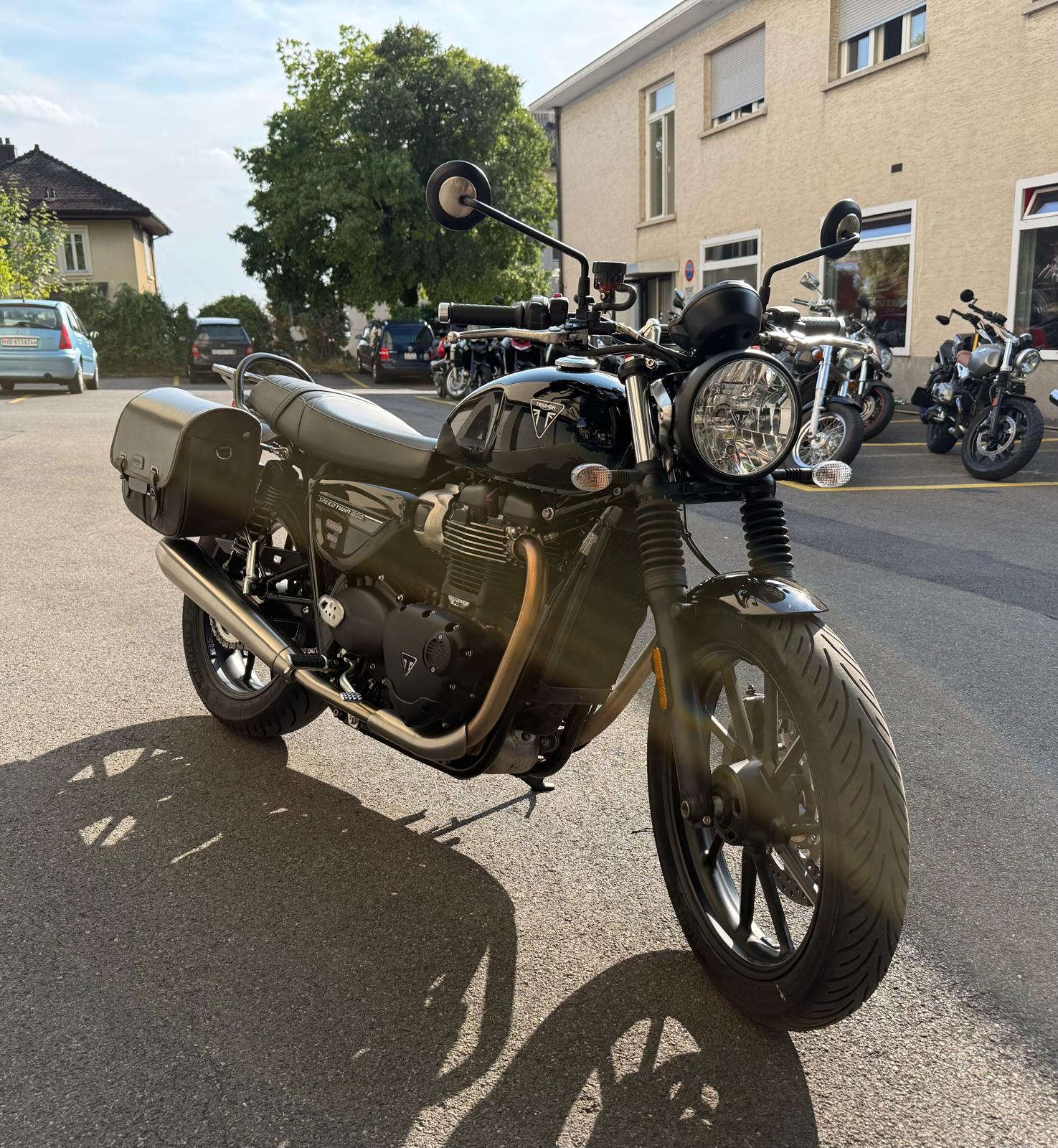 TRIUMPH Speed Twin 900-showroom-element-1