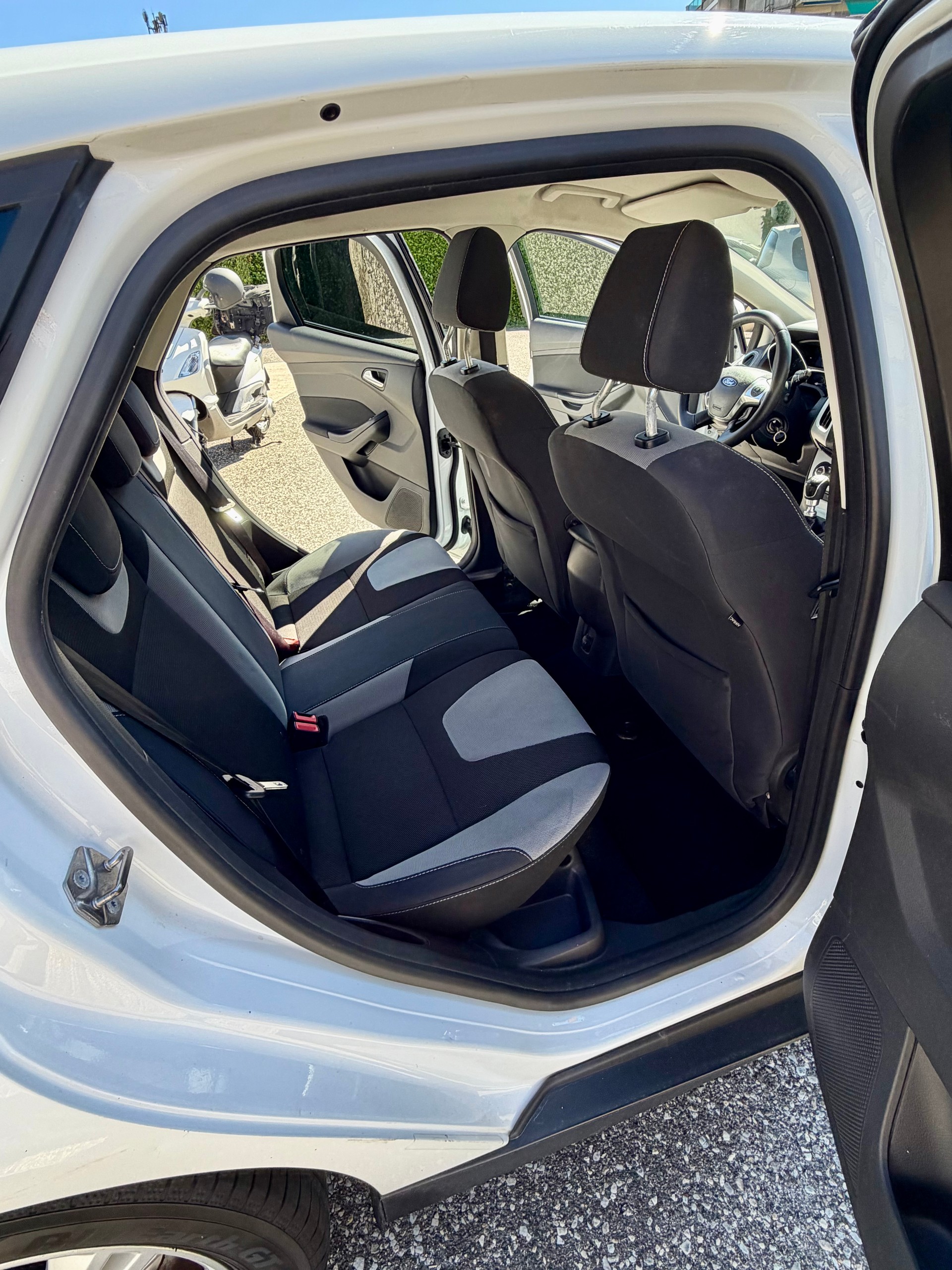 FORD Focus 1.6 SCTi Carving-image-8