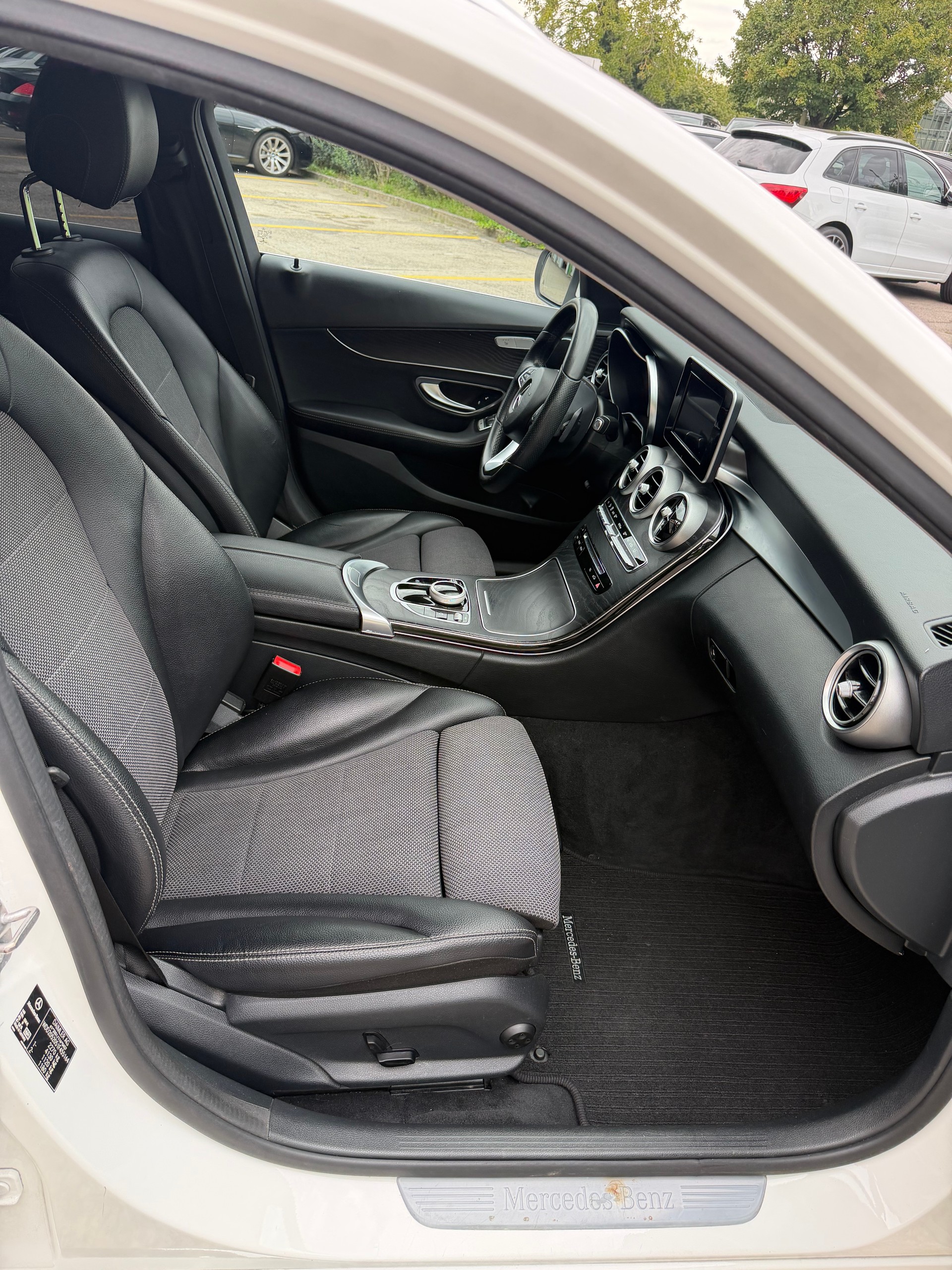 MERCEDES-BENZ C 220 d Swiss Star Avantgarde 4Matic 9G-Tronic-image-15