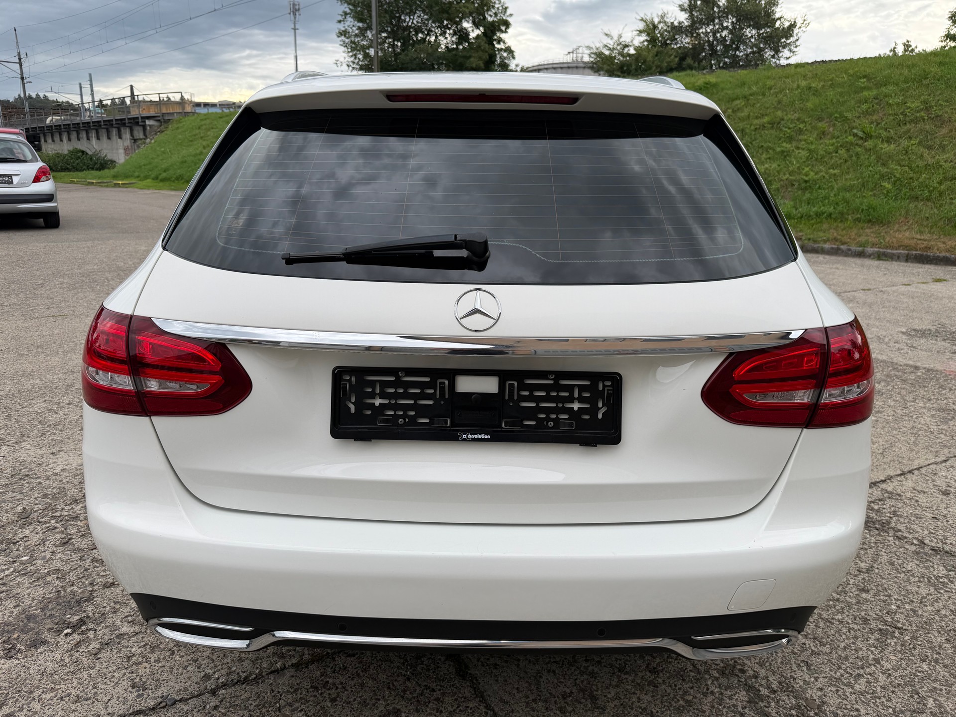 MERCEDES-BENZ C 220 d Swiss Star Avantgarde 4Matic 9G-Tronic-showroom-element-3