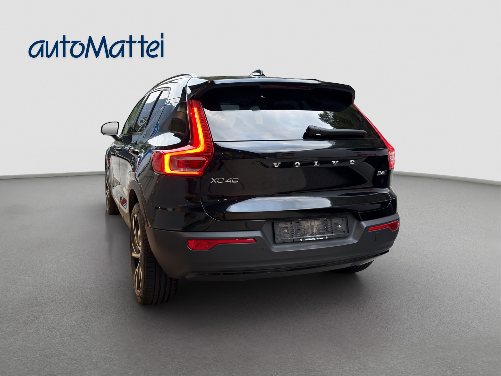 VOLVO XC40 B4 Benzin Mild Hybrid AWD R-Design Geartronic-showroom-element-2