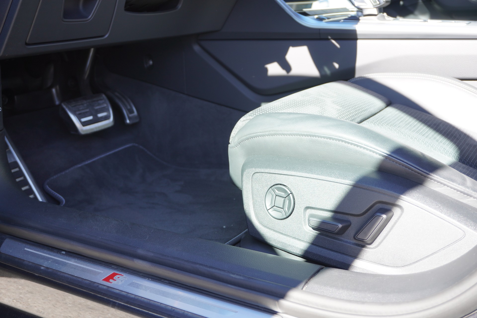 AUDI A6 Avant 45 TFSI S line S-tronic quattro-image-43