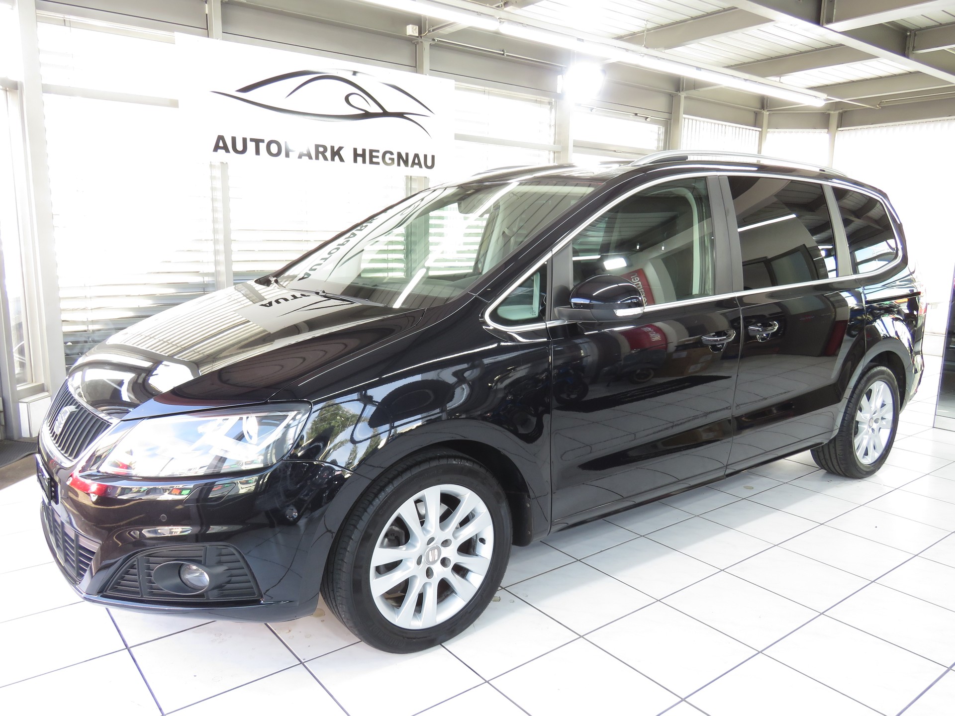SEAT Alhambra 2.0 TDI Style Viva DSG (7-Plätzer, AHK 2.2 t, Automat)