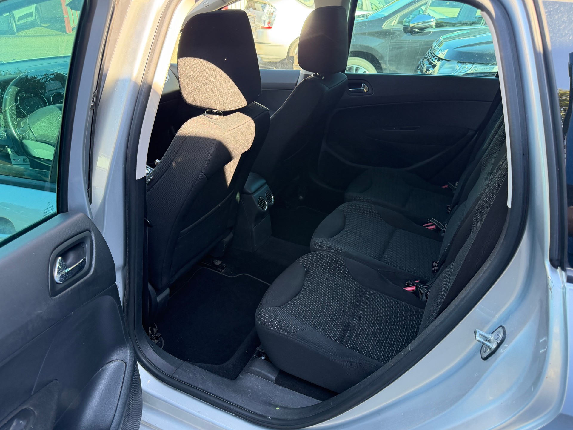 PEUGEOT 308 SW 1.6 16V Turbo Sport Pack Automatic-image-9