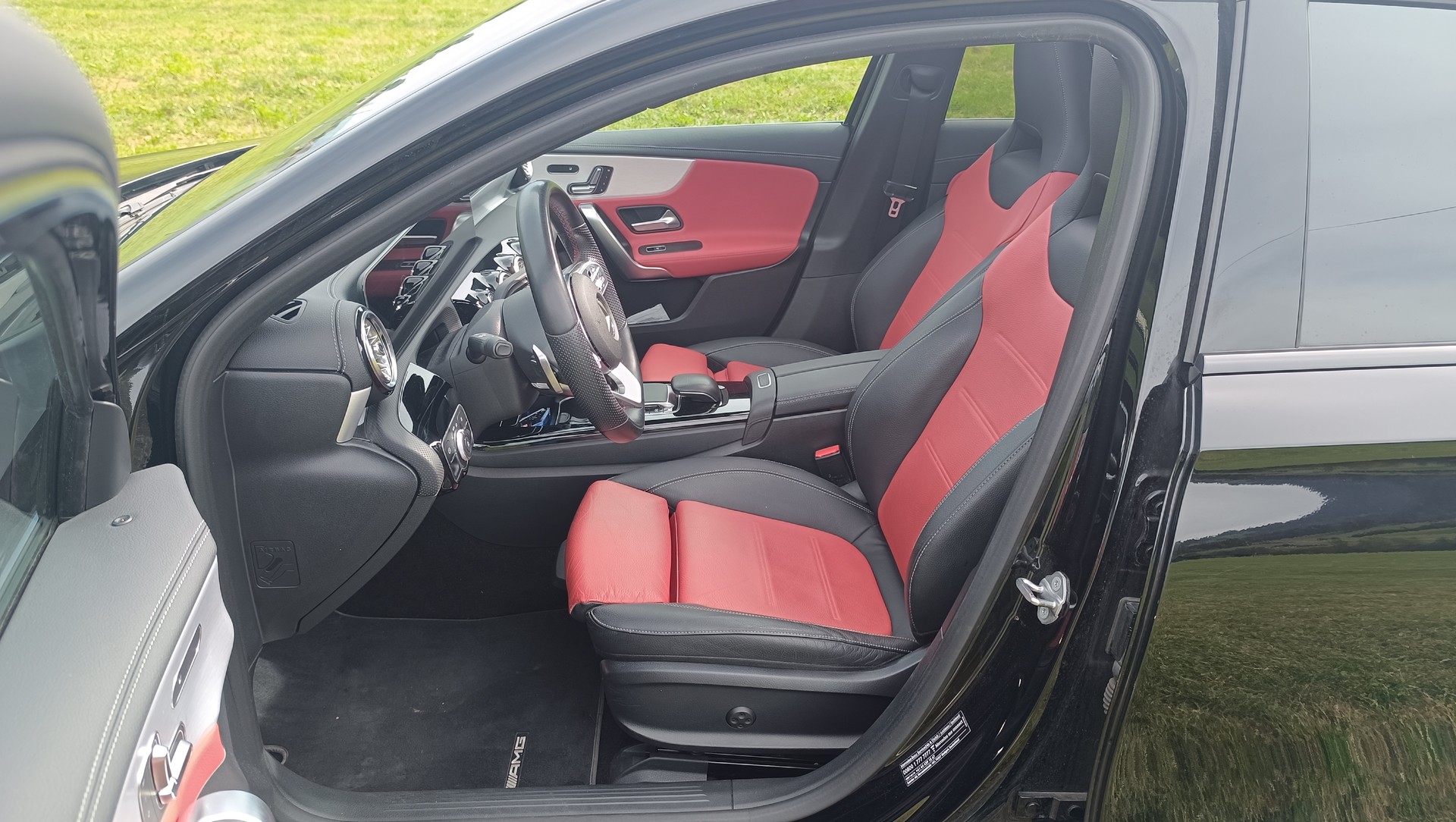 MERCEDES-BENZ A 220 AMG Line 4m-image-1