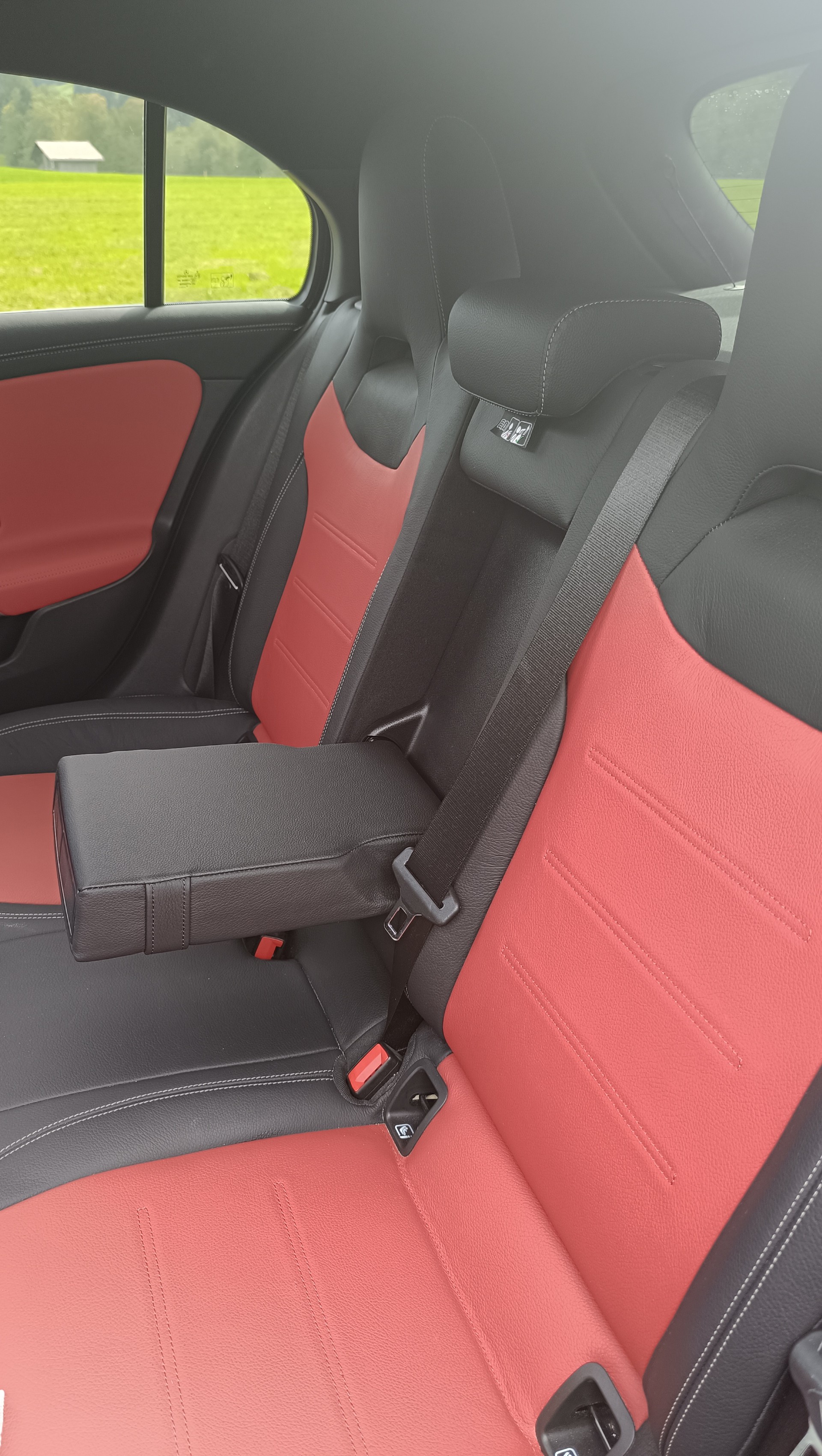 MERCEDES-BENZ A 220 AMG Line 4m-image-6