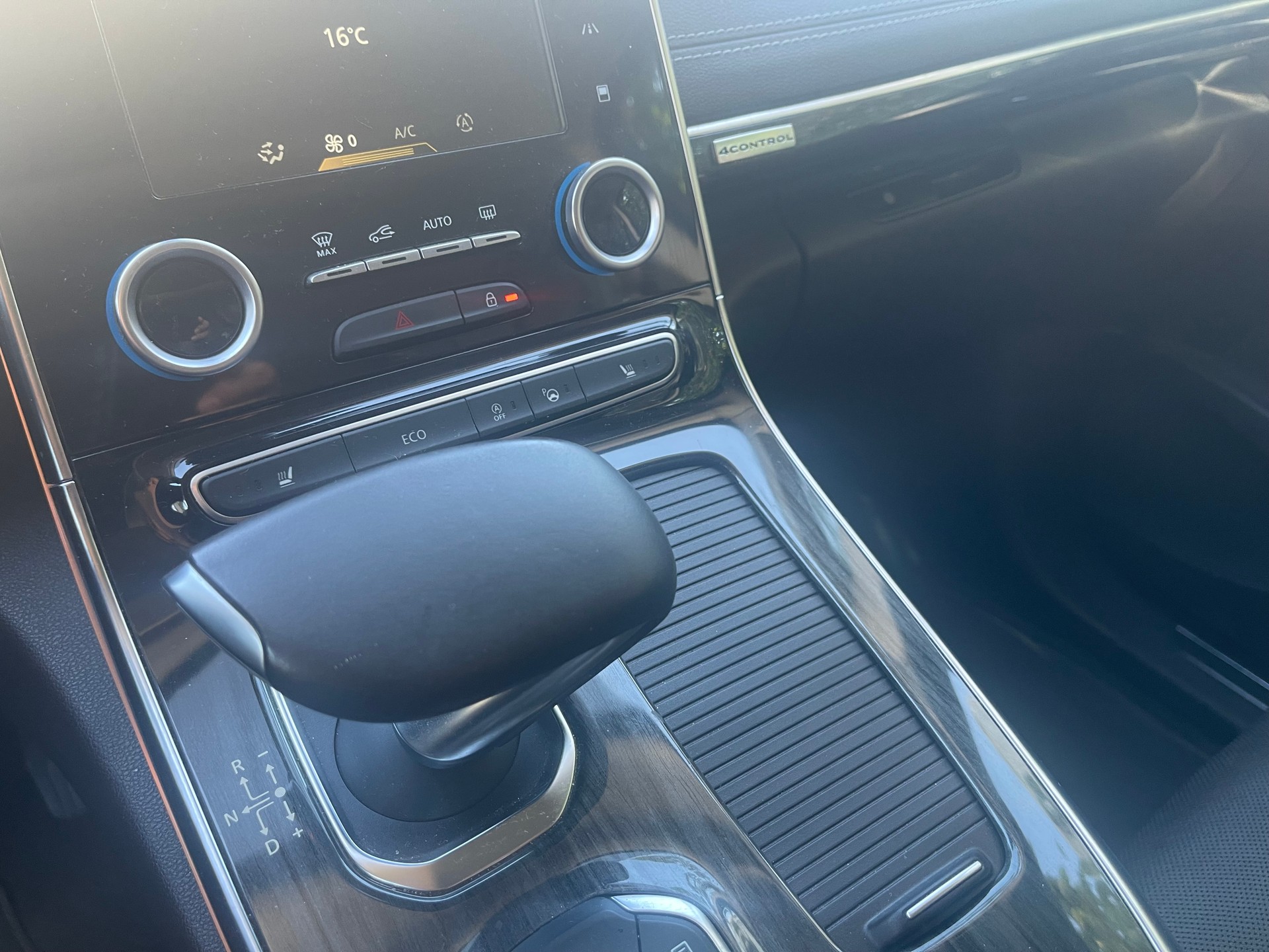 RENAULT Espace 1.6 dCi Initiale Paris EDC-image-12