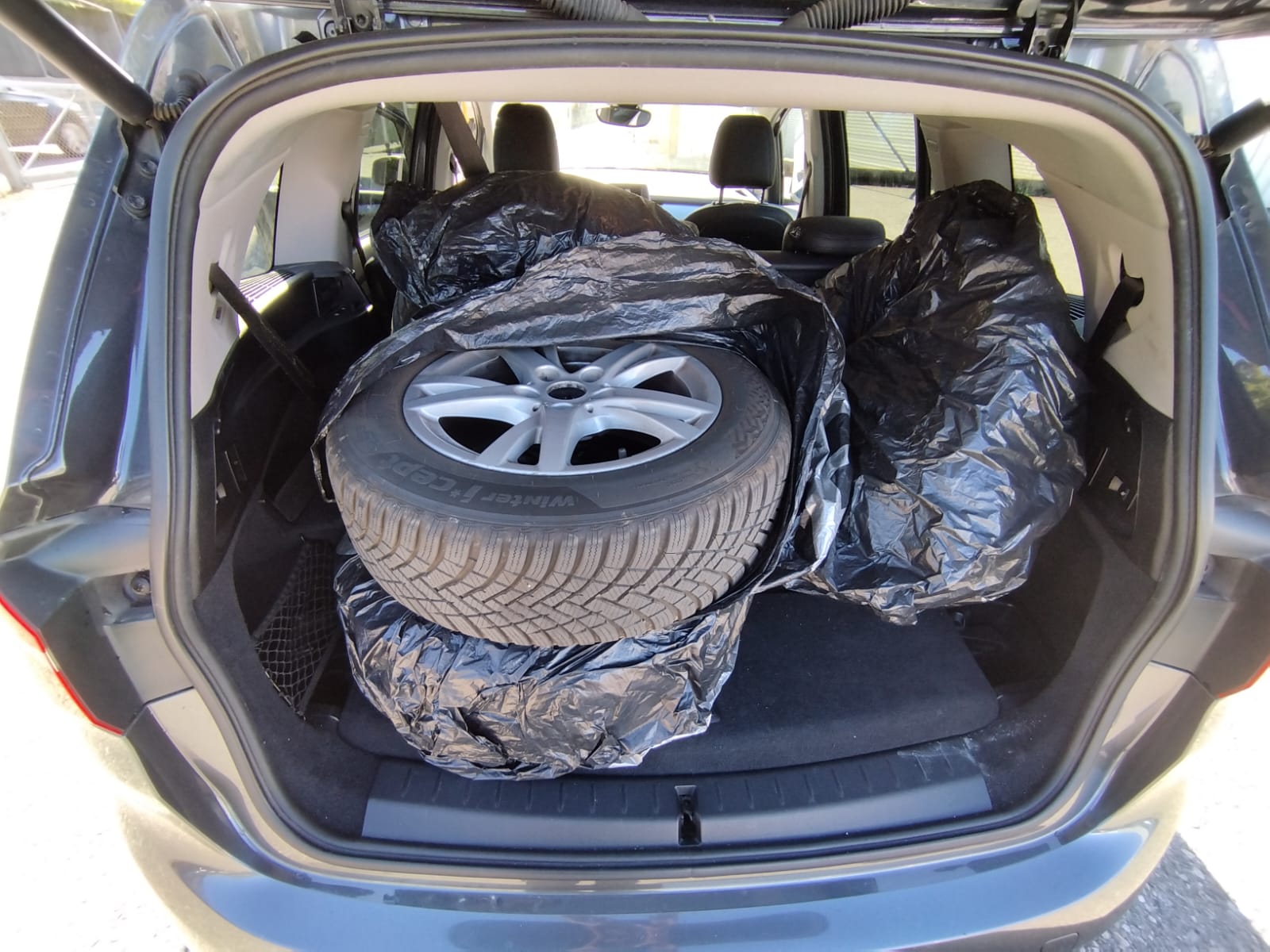 BMW 218d Gran Tourer Steptronic-image-11