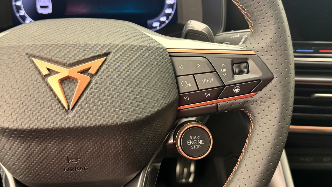 CUPRA LEON ST 1.5 e-HYBRID pHEV VZ Black Edition-image-9