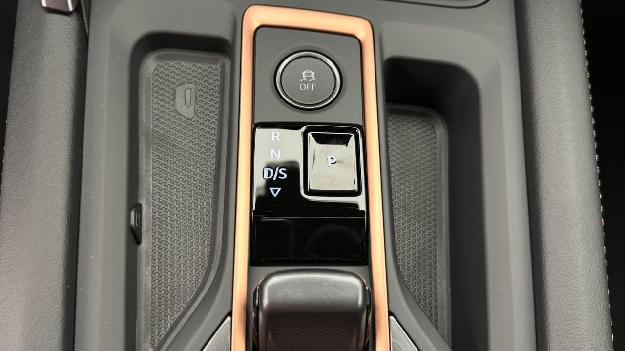 CUPRA LEON ST 1.5 e-HYBRID pHEV VZ Black Edition-image-10