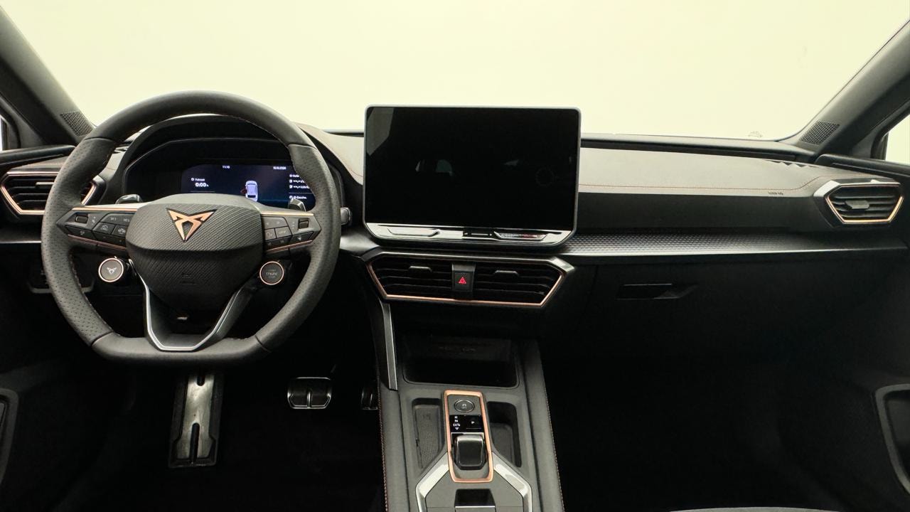 CUPRA LEON ST 1.5 e-HYBRID pHEV VZ Black Edition-image-5