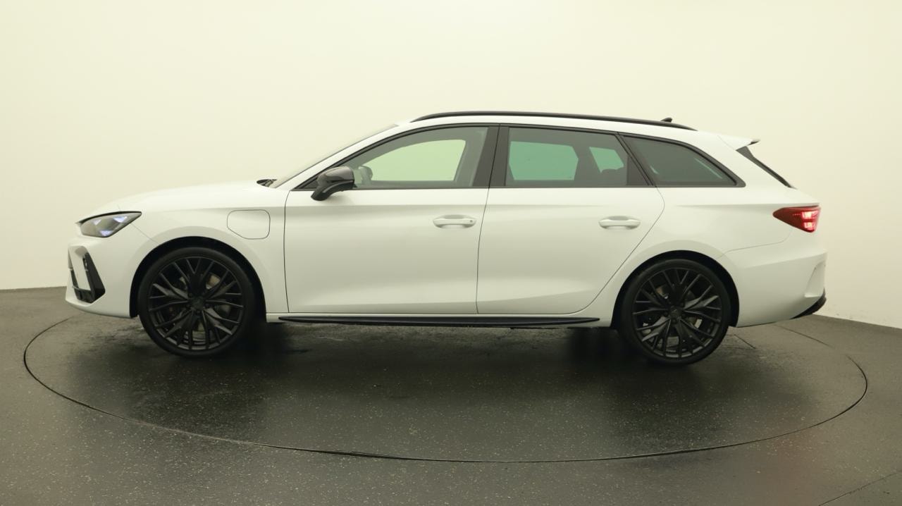 CUPRA LEON ST 1.5 e-HYBRID pHEV VZ Black Edition-showroom-element-1