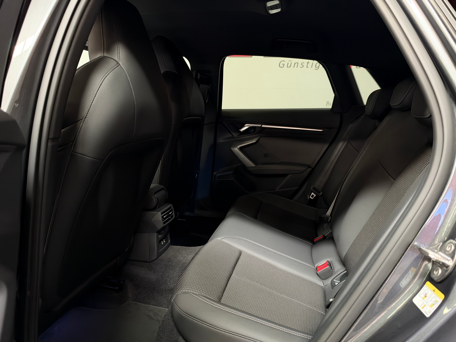 AUDI A3 Sportback 35 TFSI S line S-tronic-image-22