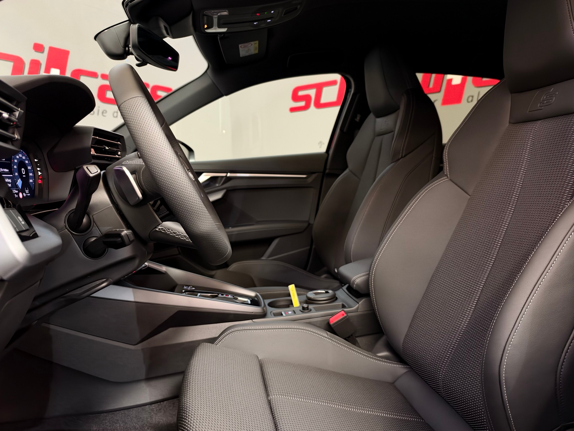 AUDI A3 Sportback 35 TFSI S line S-tronic-image-14