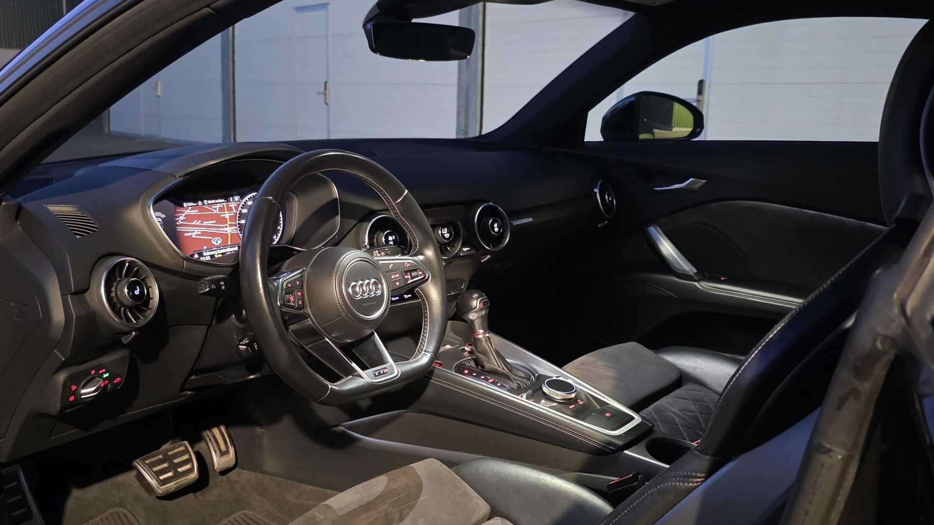 AUDI 2.0 TFSI quattro S-Tronic-image-8