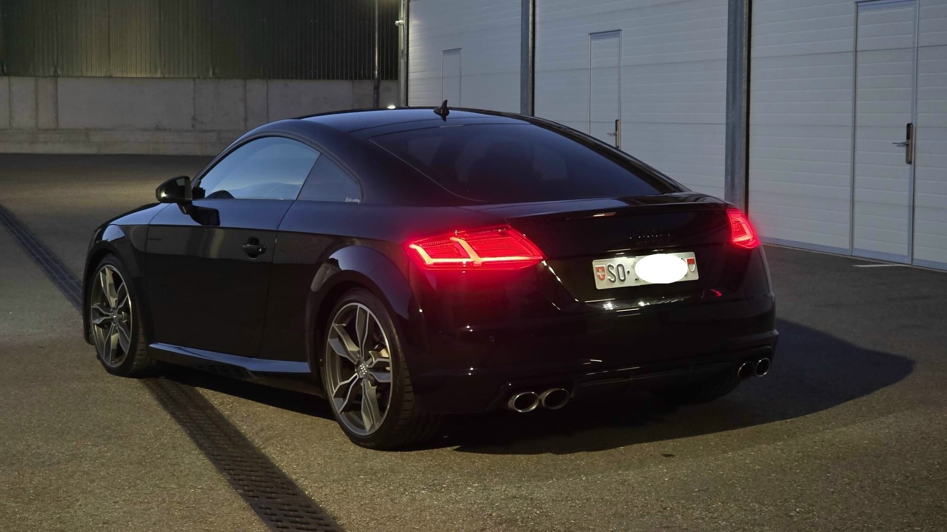 AUDI 2.0 TFSI quattro S-Tronic-image-2