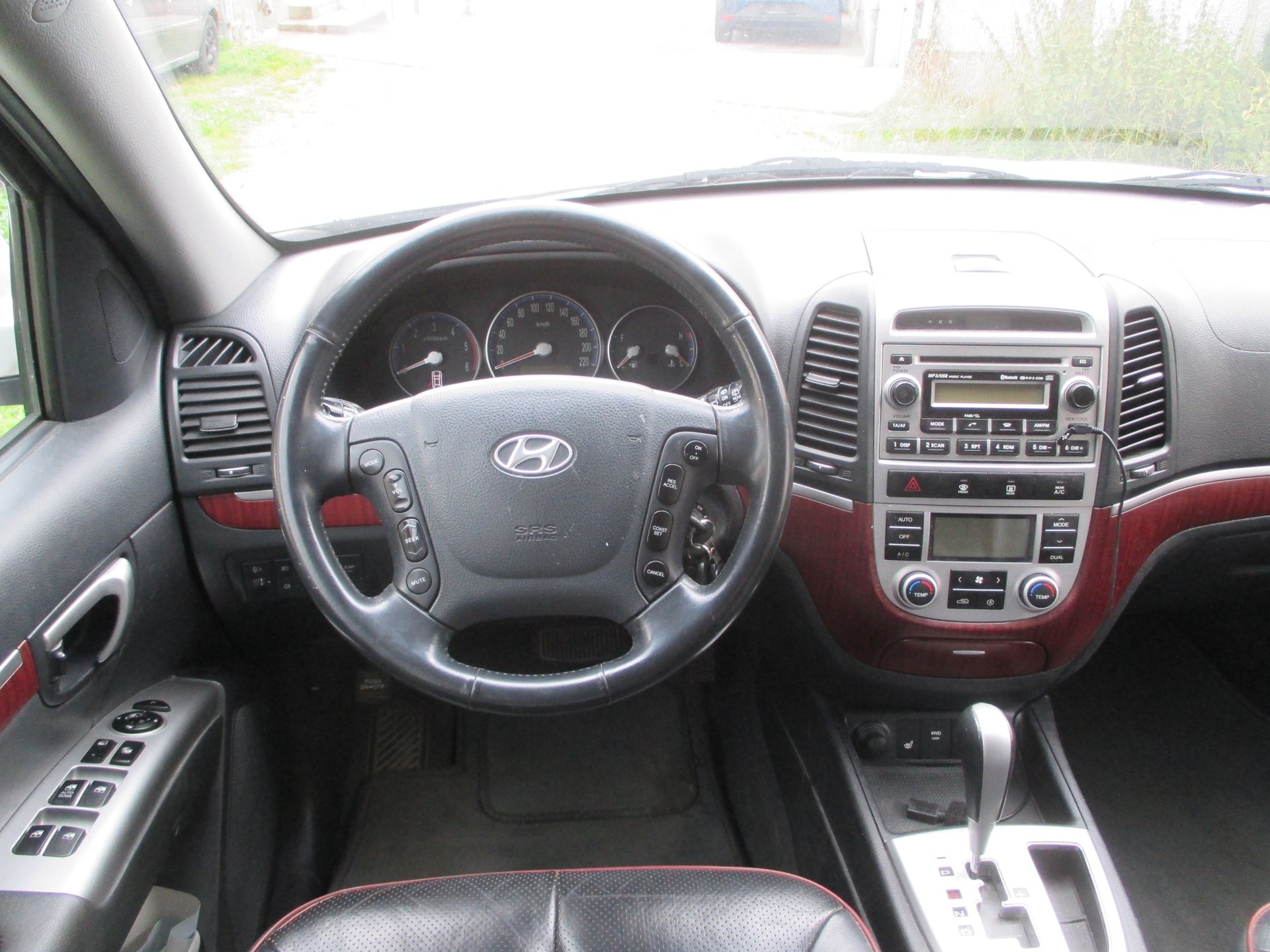 HYUNDAI Santa Fe 2.2 CRDi Premium 4WD Automatic-image-11