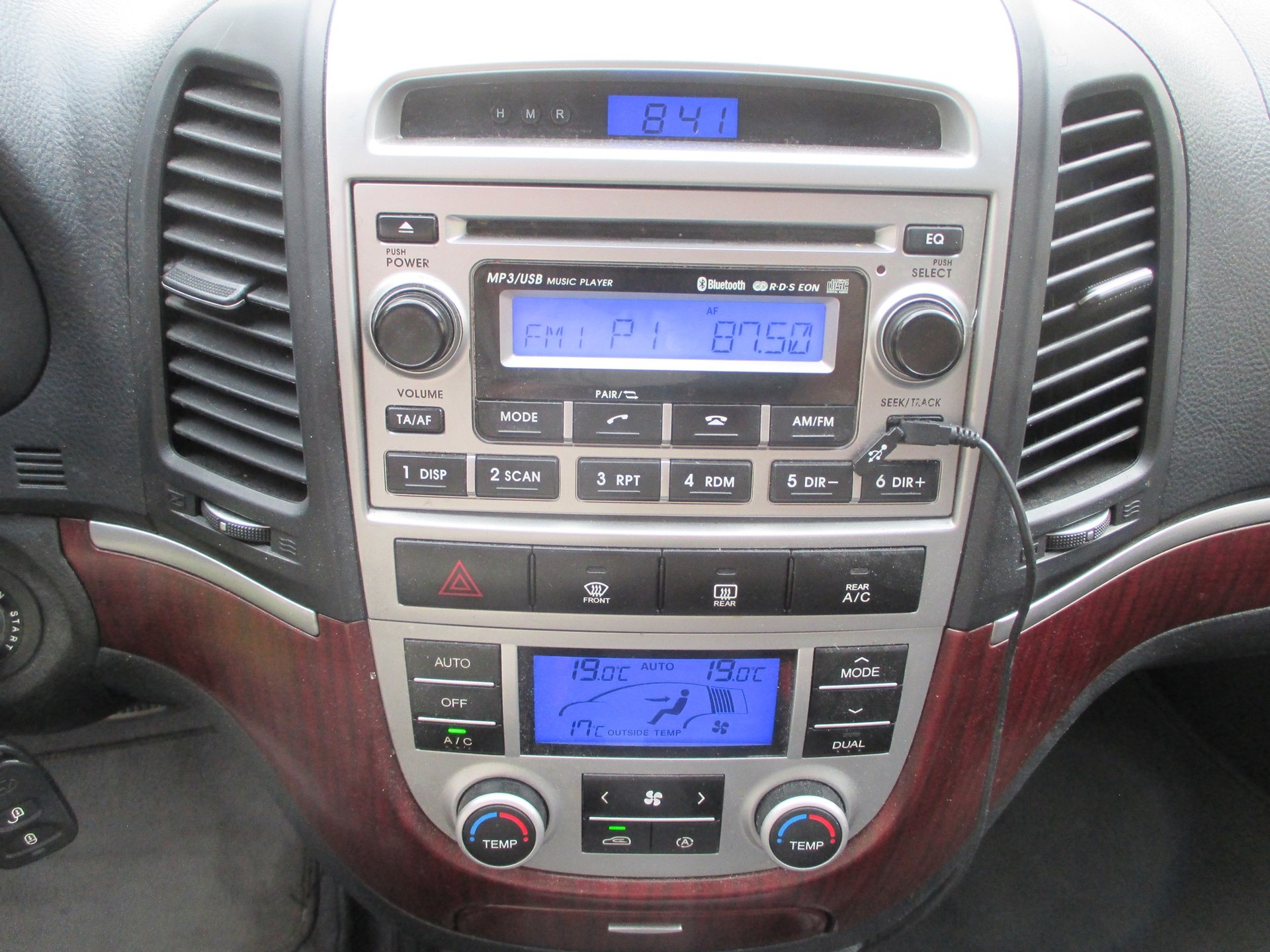 HYUNDAI Santa Fe 2.2 CRDi Premium 4WD Automatic-image-12