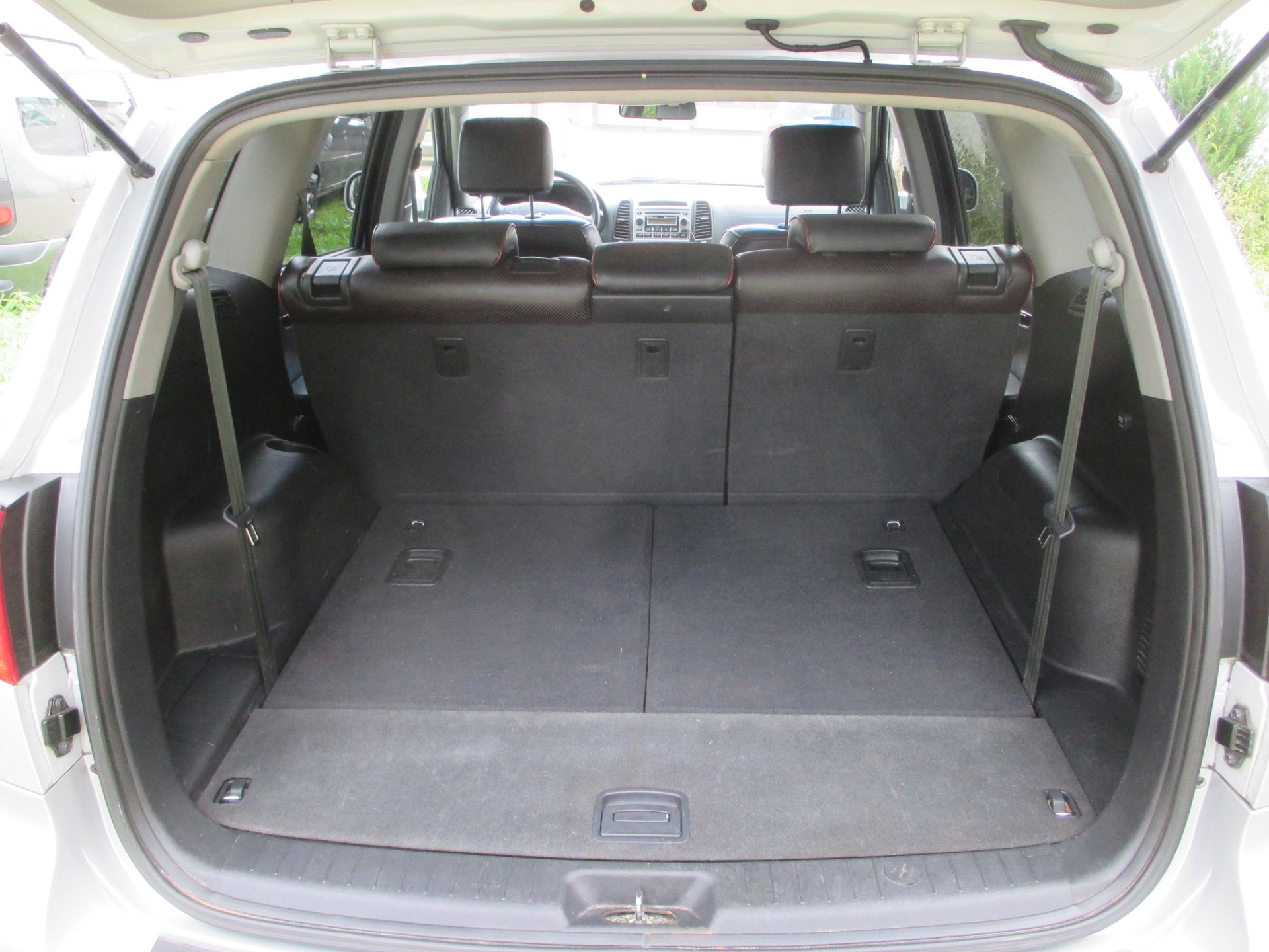 HYUNDAI Santa Fe 2.2 CRDi Premium 4WD Automatic-image-9