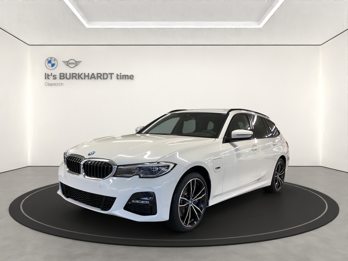 BMW 330e xDrive M Sport