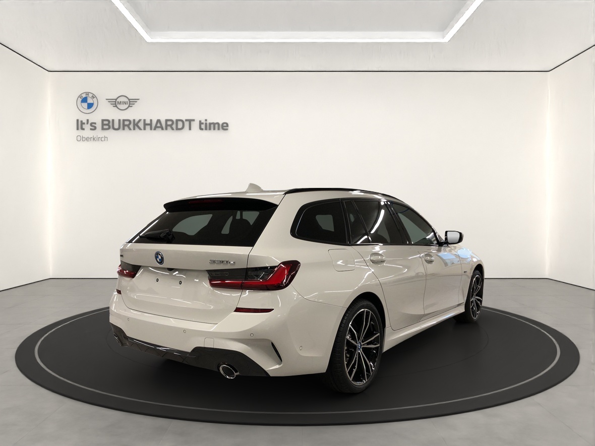 BMW 330e xDrive M Sport-showroom-element-2