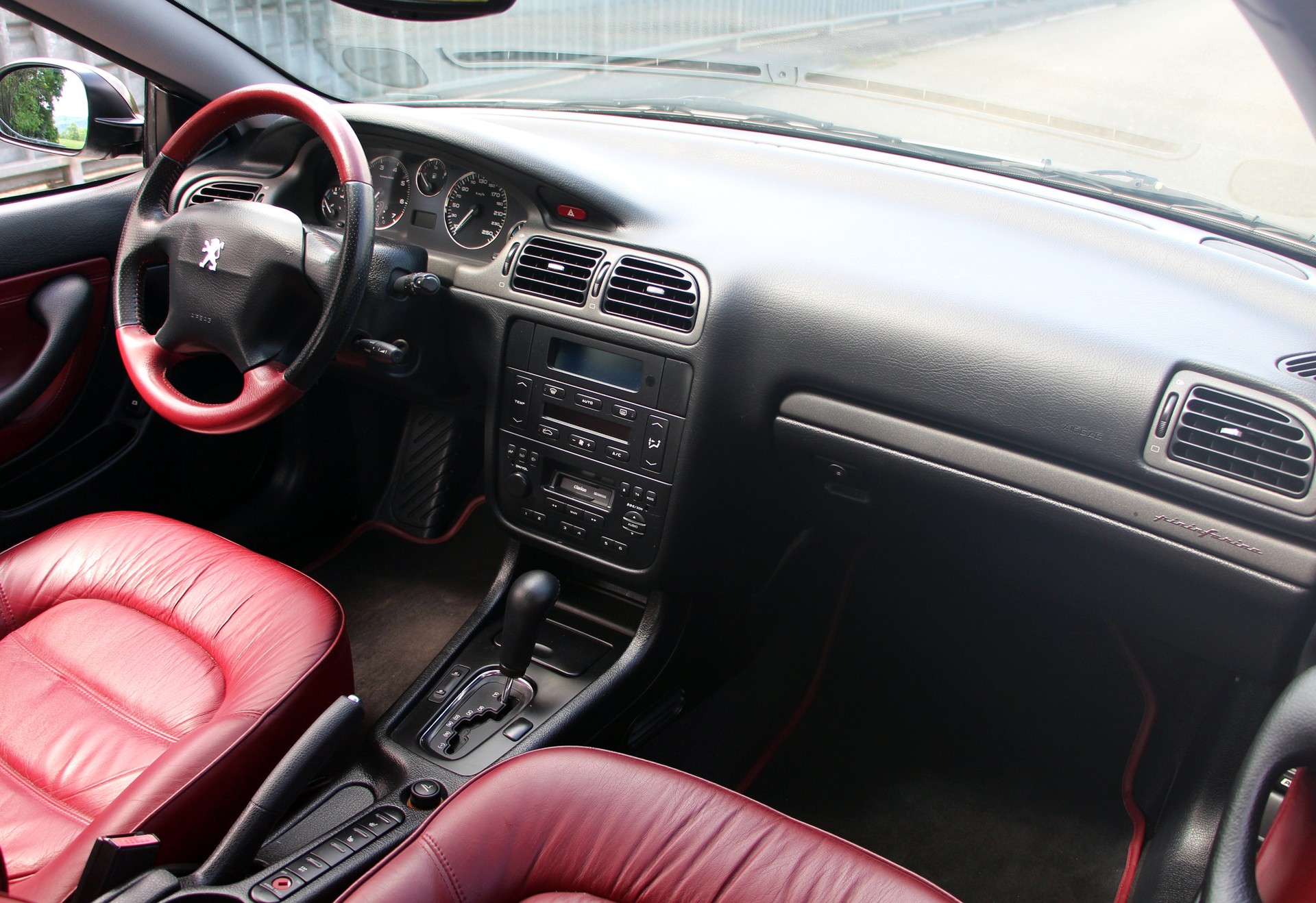 PEUGEOT 406 Coupé 3.0 V6 Pack-image-9
