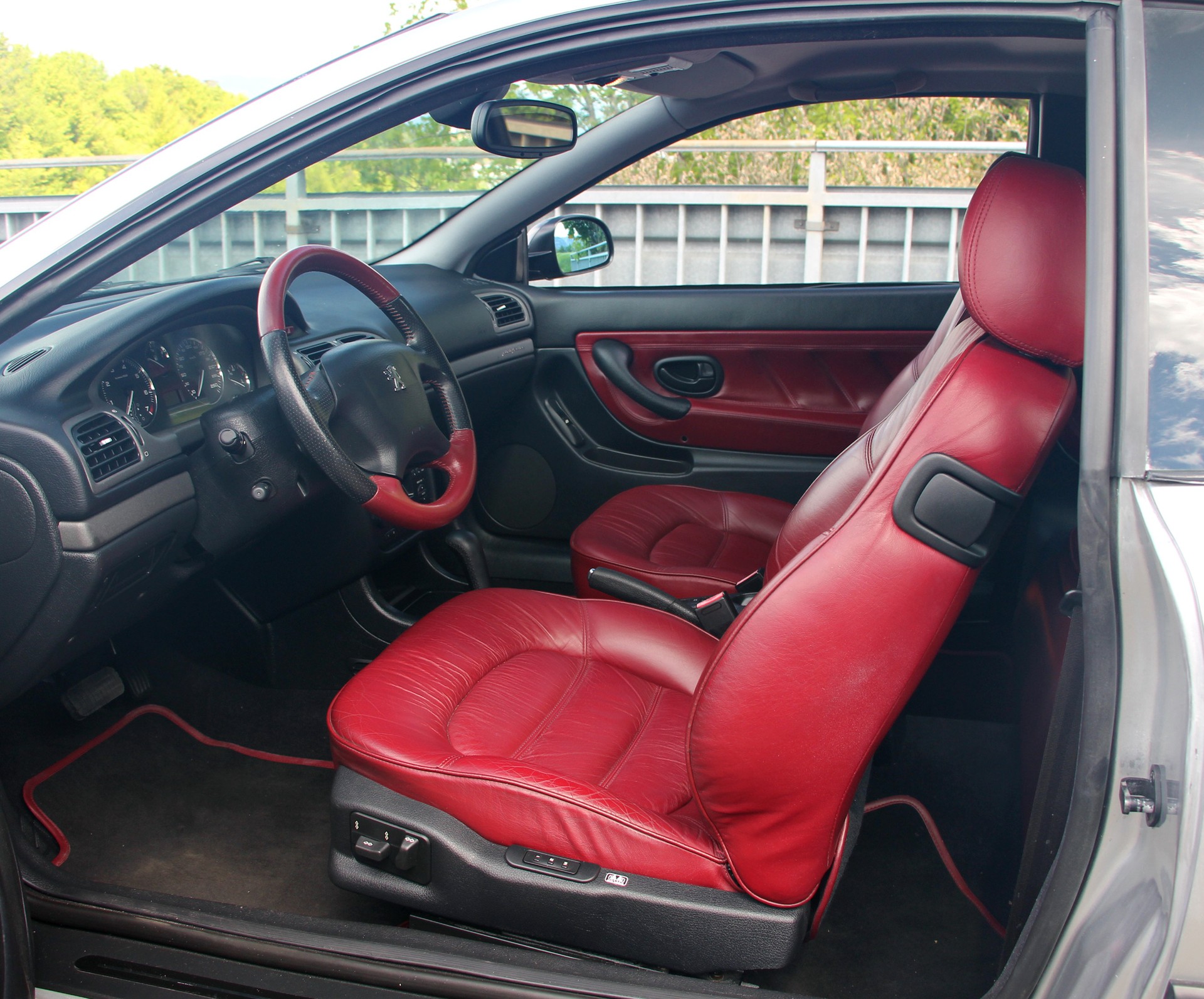 PEUGEOT 406 Coupé 3.0 V6 Pack-image-7