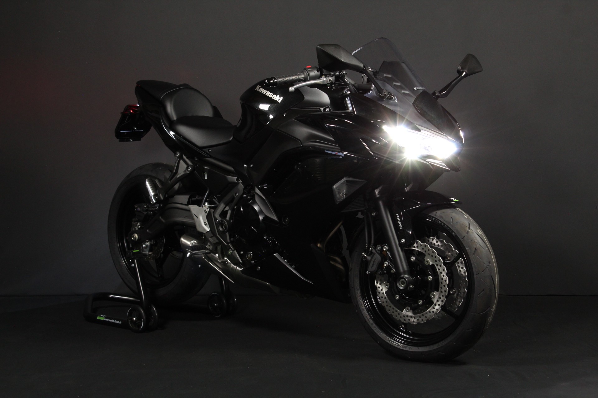 KAWASAKI Ninja 650 (50/35 KW) *Black Edition* Level 1-image-2