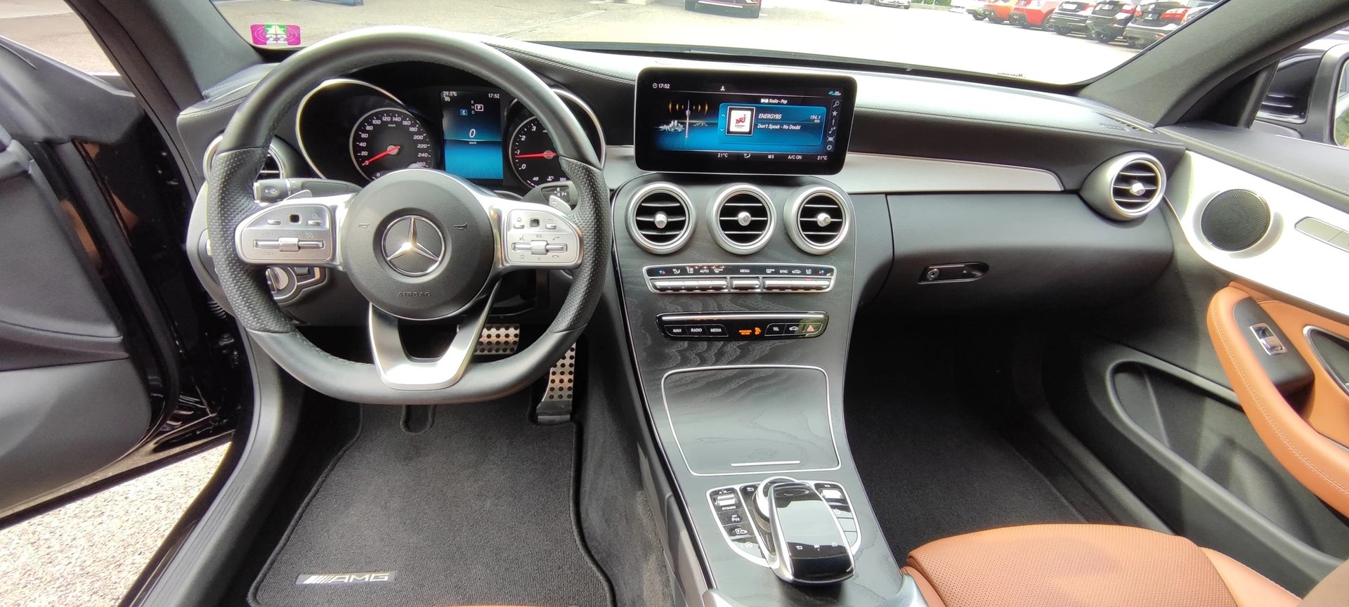 MERCEDES-BENZ C 180 AMG Line Coupé-image-19