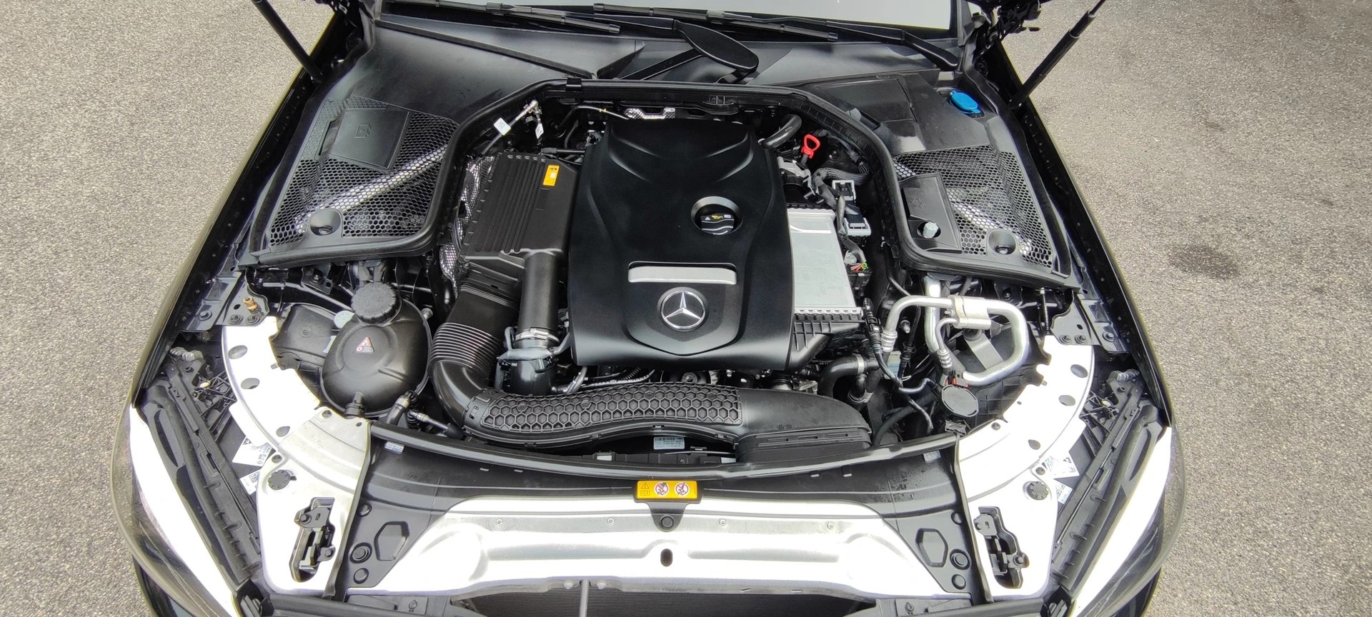MERCEDES-BENZ C 180 AMG Line Coupé-image-27