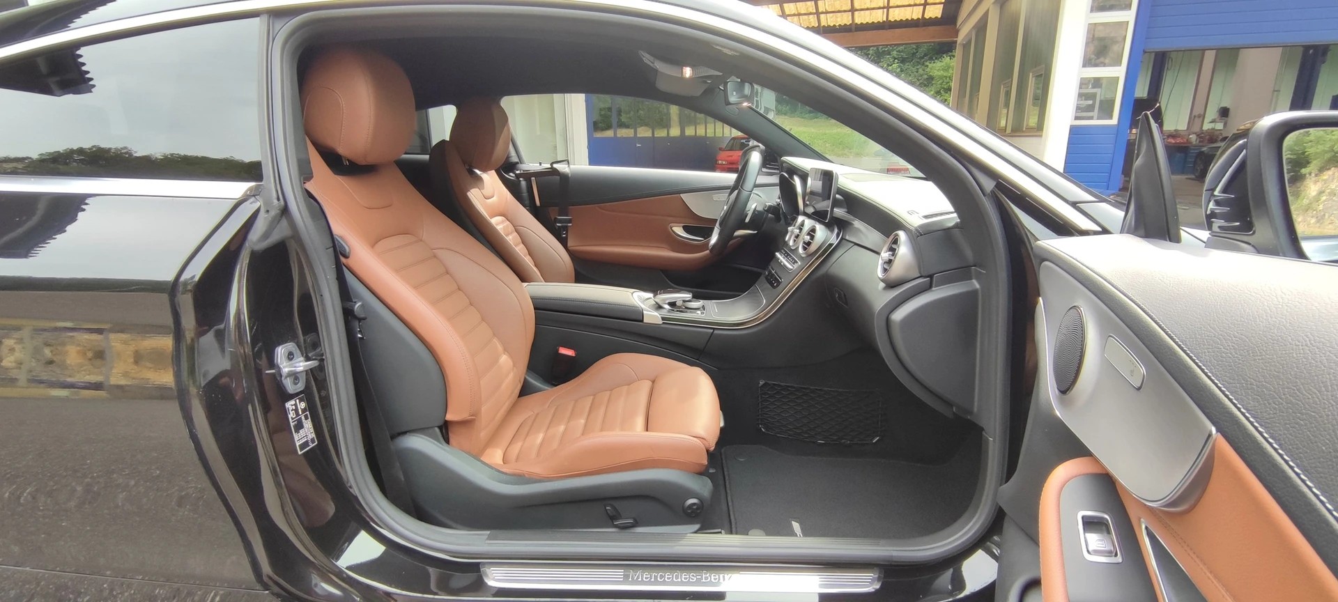 MERCEDES-BENZ C 180 AMG Line Coupé-image-23