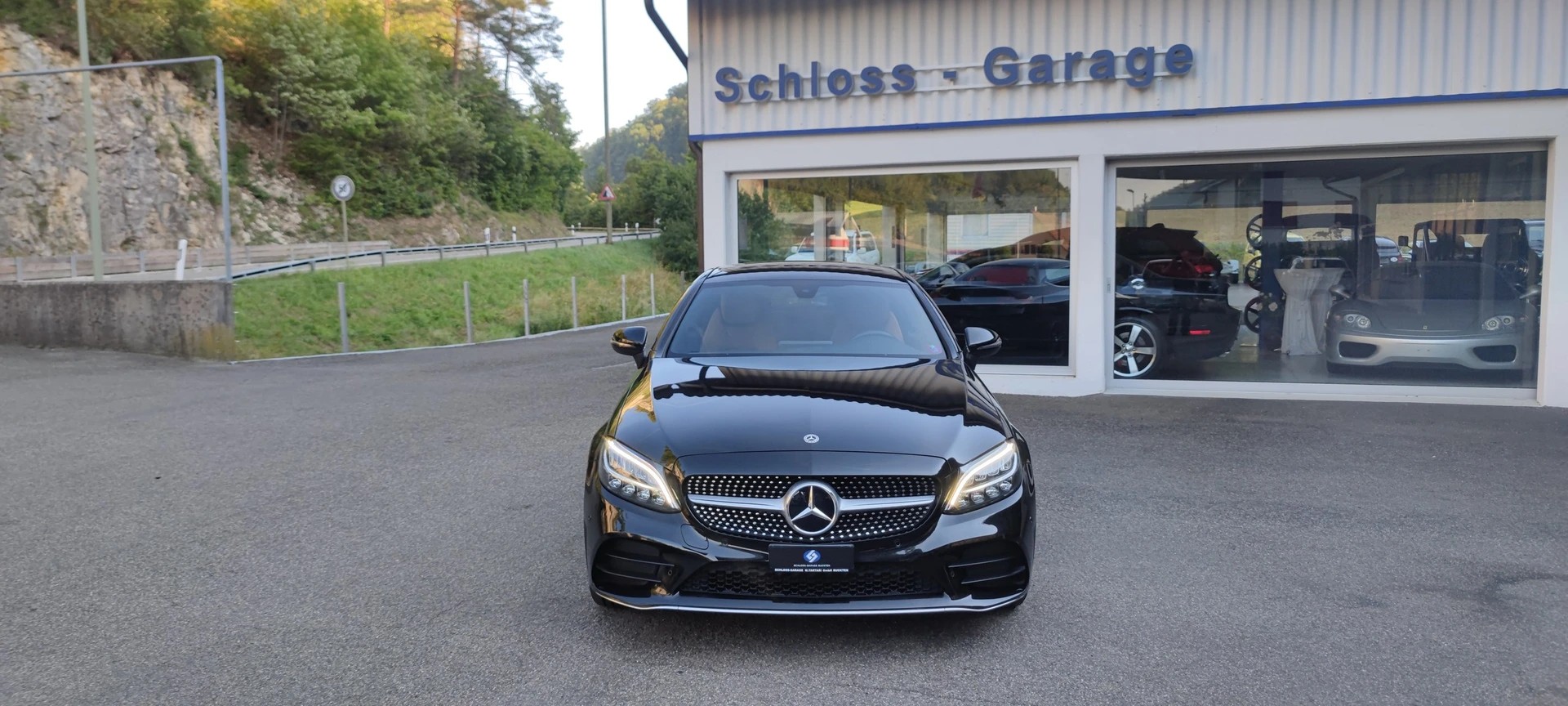 MERCEDES-BENZ C 180 AMG Line Coupé-showroom-element-3