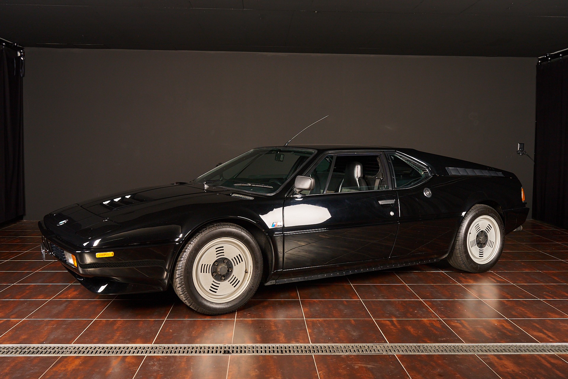 BMW M 1