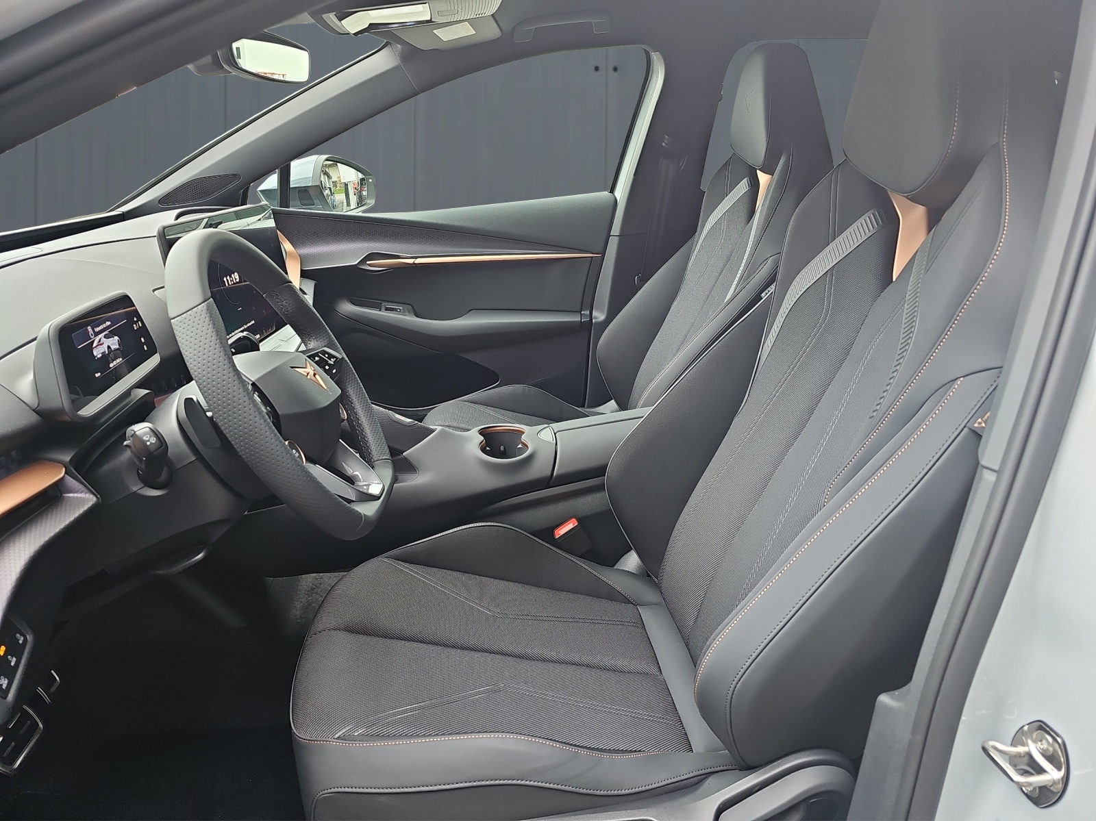 CUPRA Tavascan 77 kWh Edge 4D-image-7