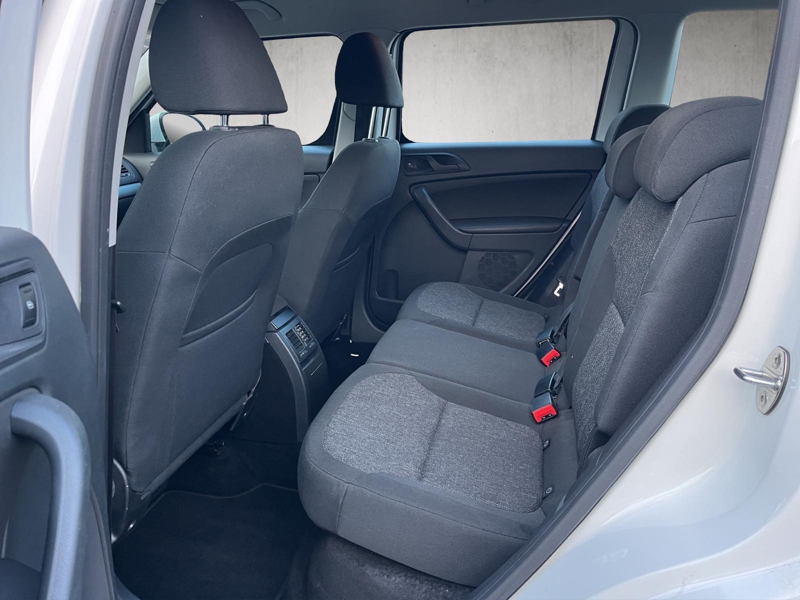 SKODA Yeti 1.2 TSI Active 4x2 DSG-image-10