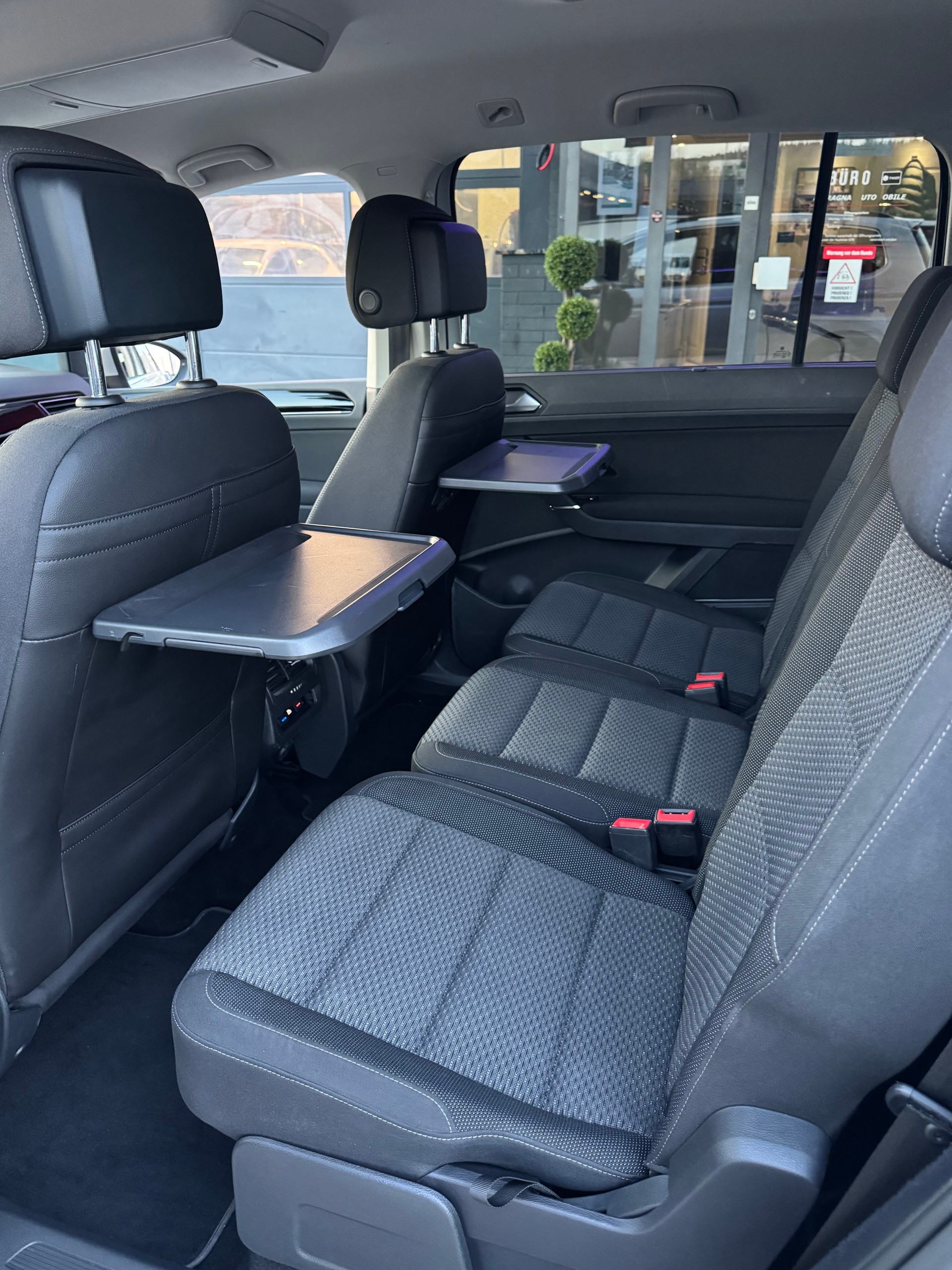 VW Touran 2.0 TDI BlueMotion Technology United DSG-image-21