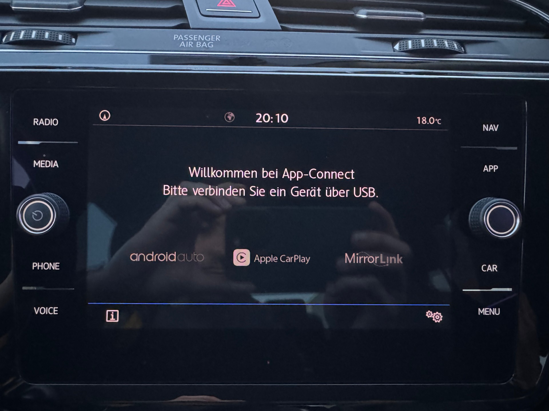 VW Touran 2.0 TDI BlueMotion Technology United DSG-image-14