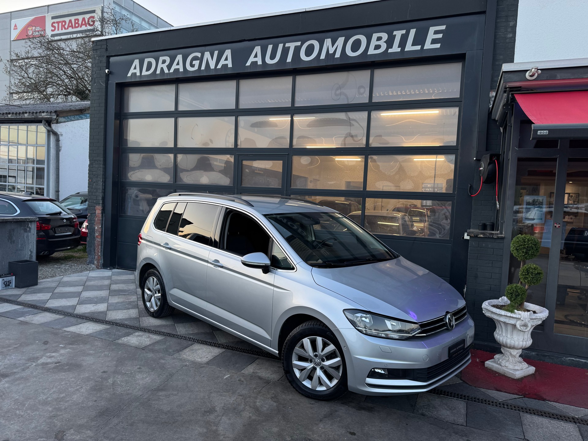 VW Touran 2.0 TDI BlueMotion Technology United DSG-showroom-element-1